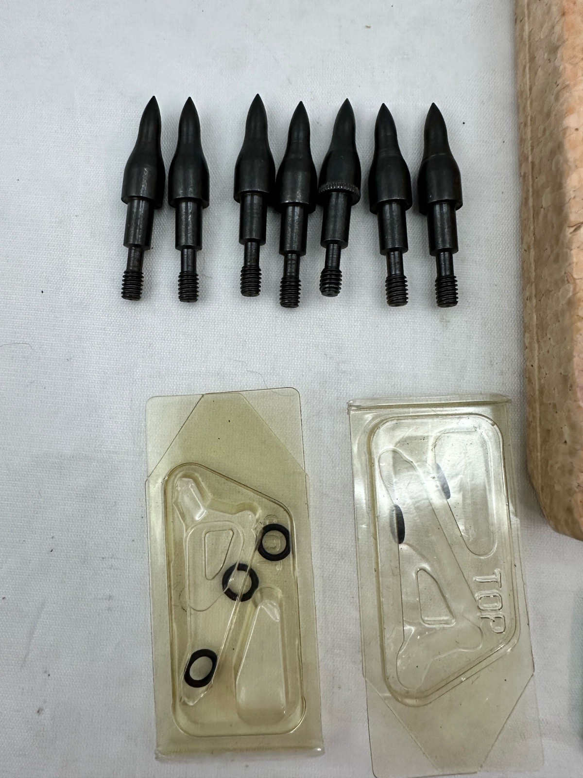 Various Archery Broadheads Assorted Lot Bow Arrow Accessories - Thunderhead 100