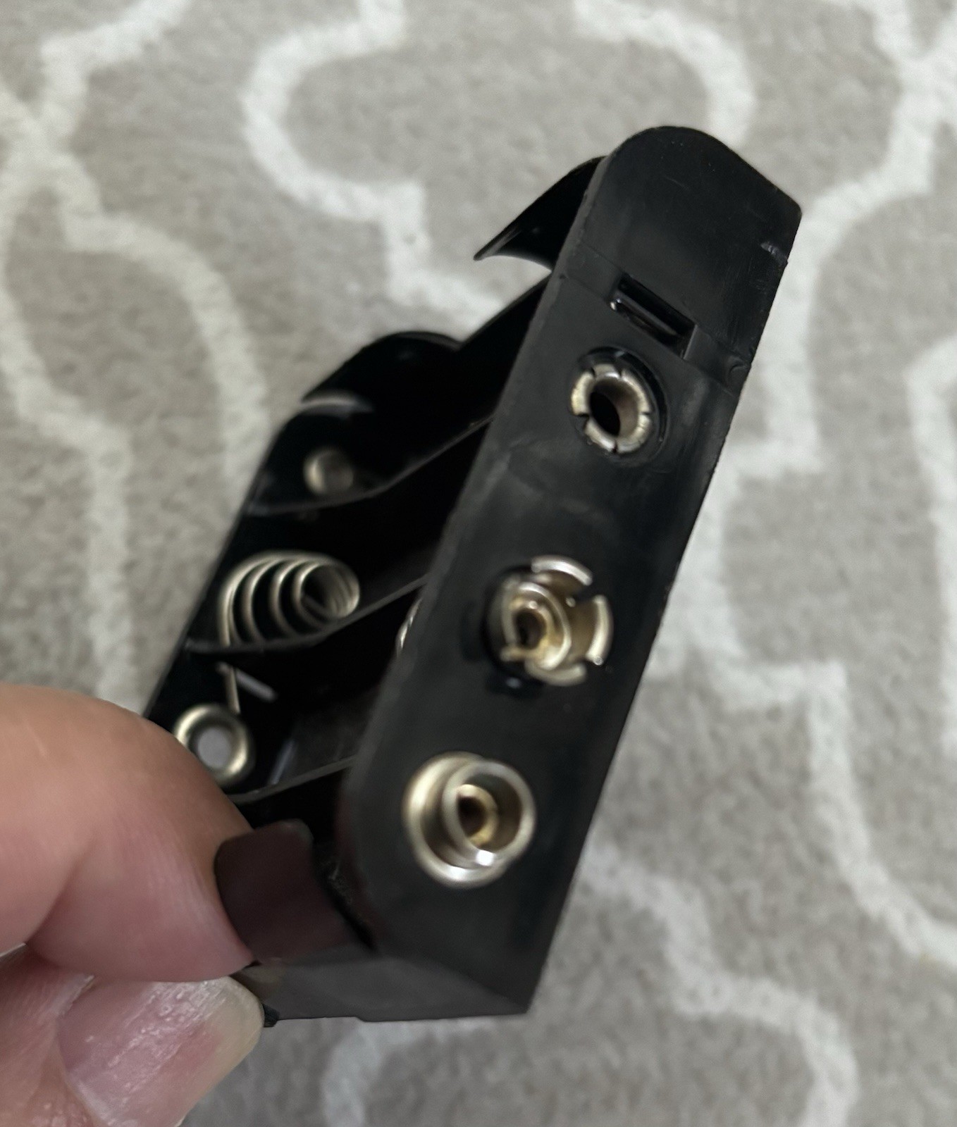 Four AA Battery Holder DIY Projects With 9V Connector Output