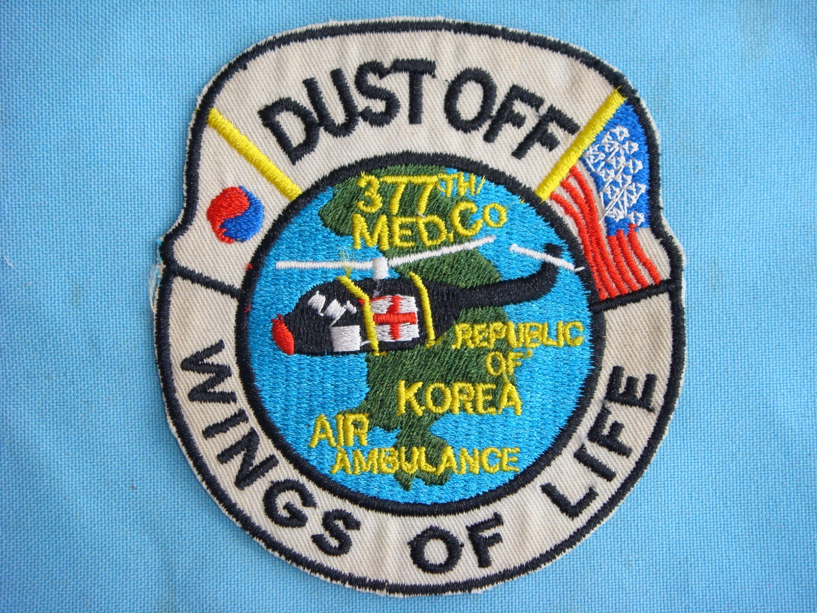 KOREA WAR PATCH, US DUST OFF 377th MEDICAL COMPANY " WINGS OF LIFE "