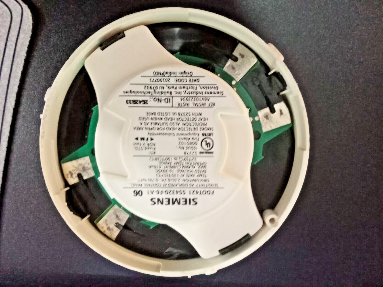1PC- SIEMENS FDOT421 Multi-Sensor Smoke Detector Model 106949440- NEW