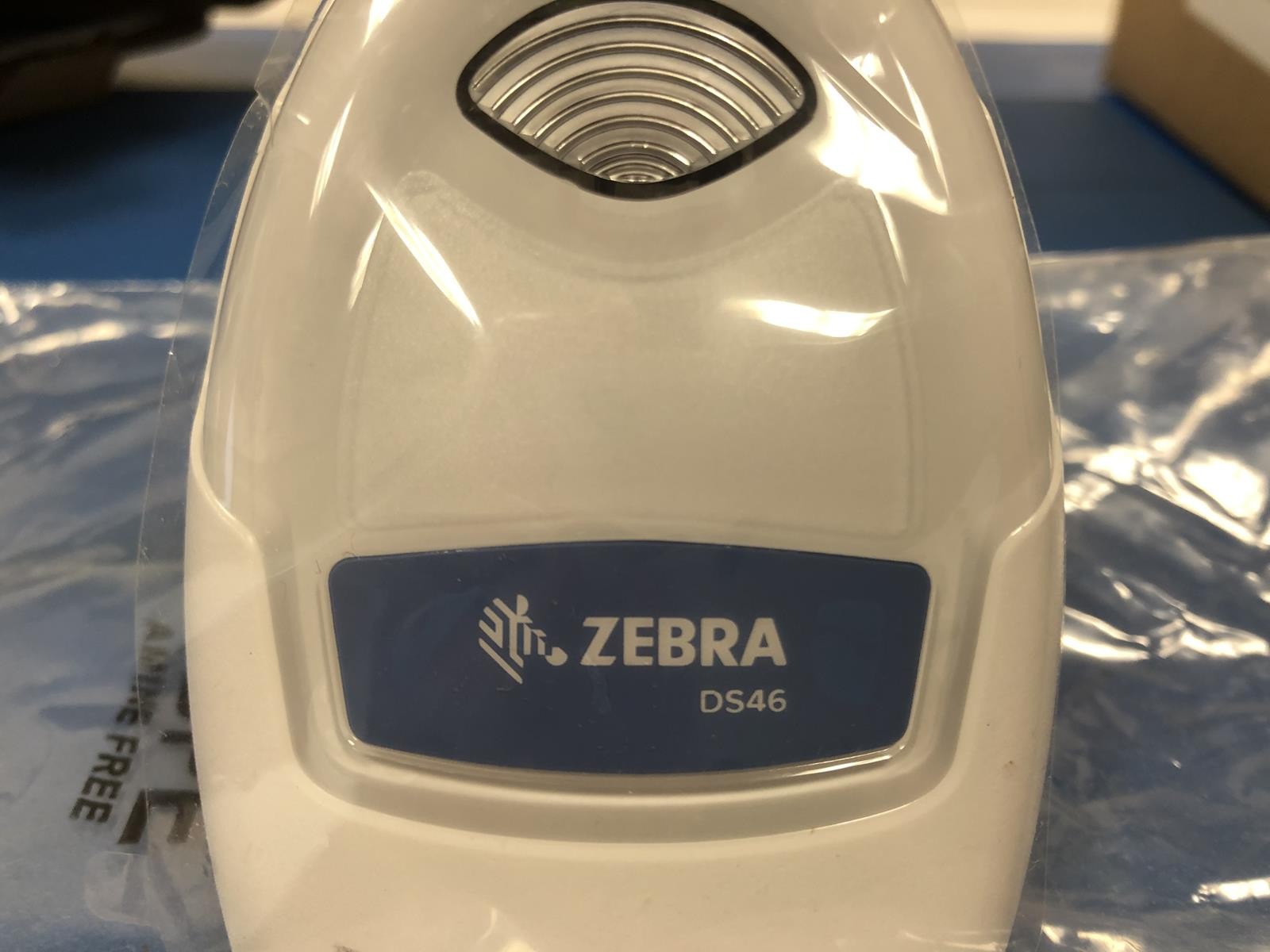 ZEBRA DS4608 SCANNER KIT W/ STAND&CABLE