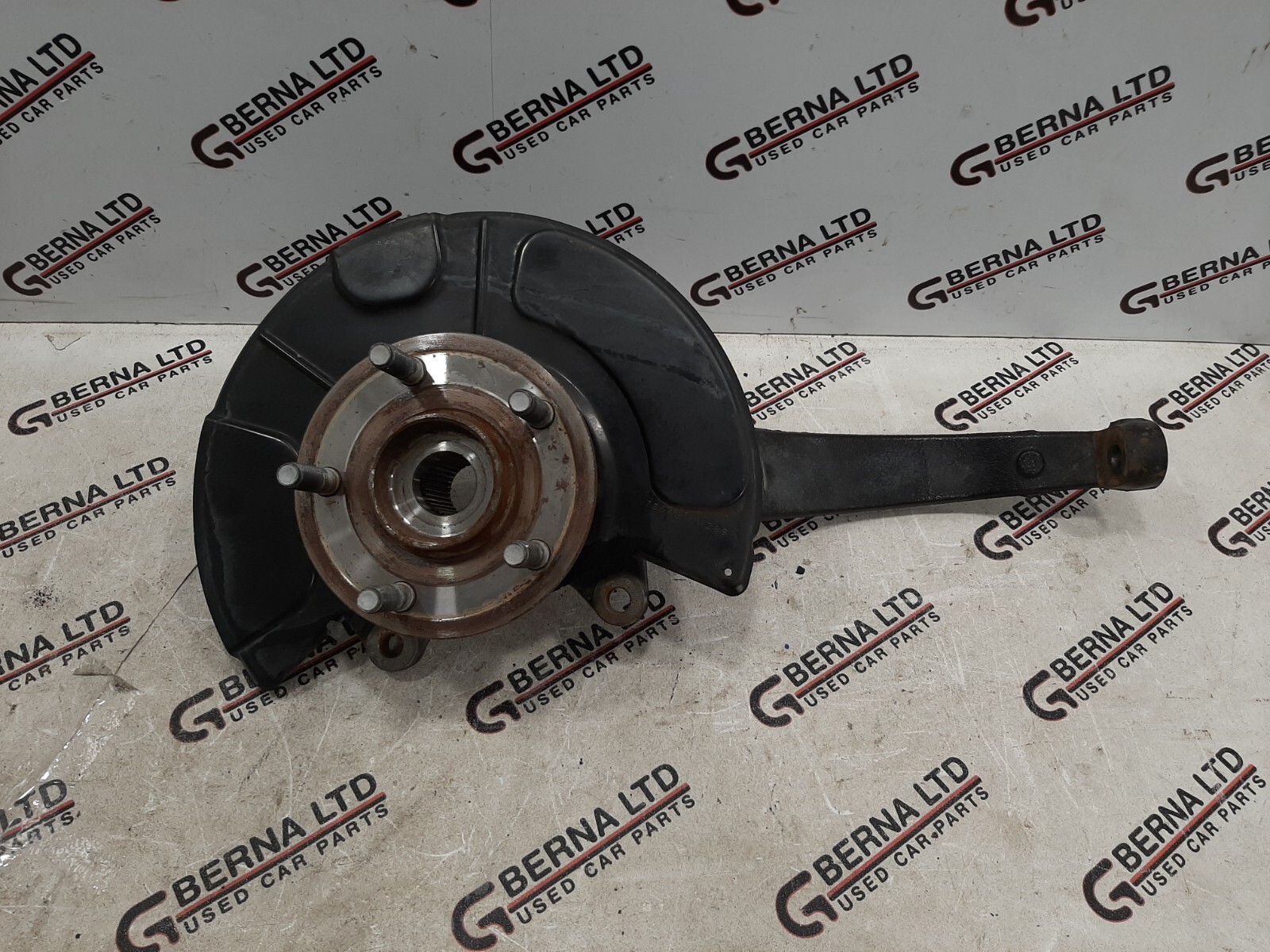 GENUINE JEEP GRAND CHEROKEE MK2 2016-2021 LEFT SIDE FRONT HUB KNUCKLE