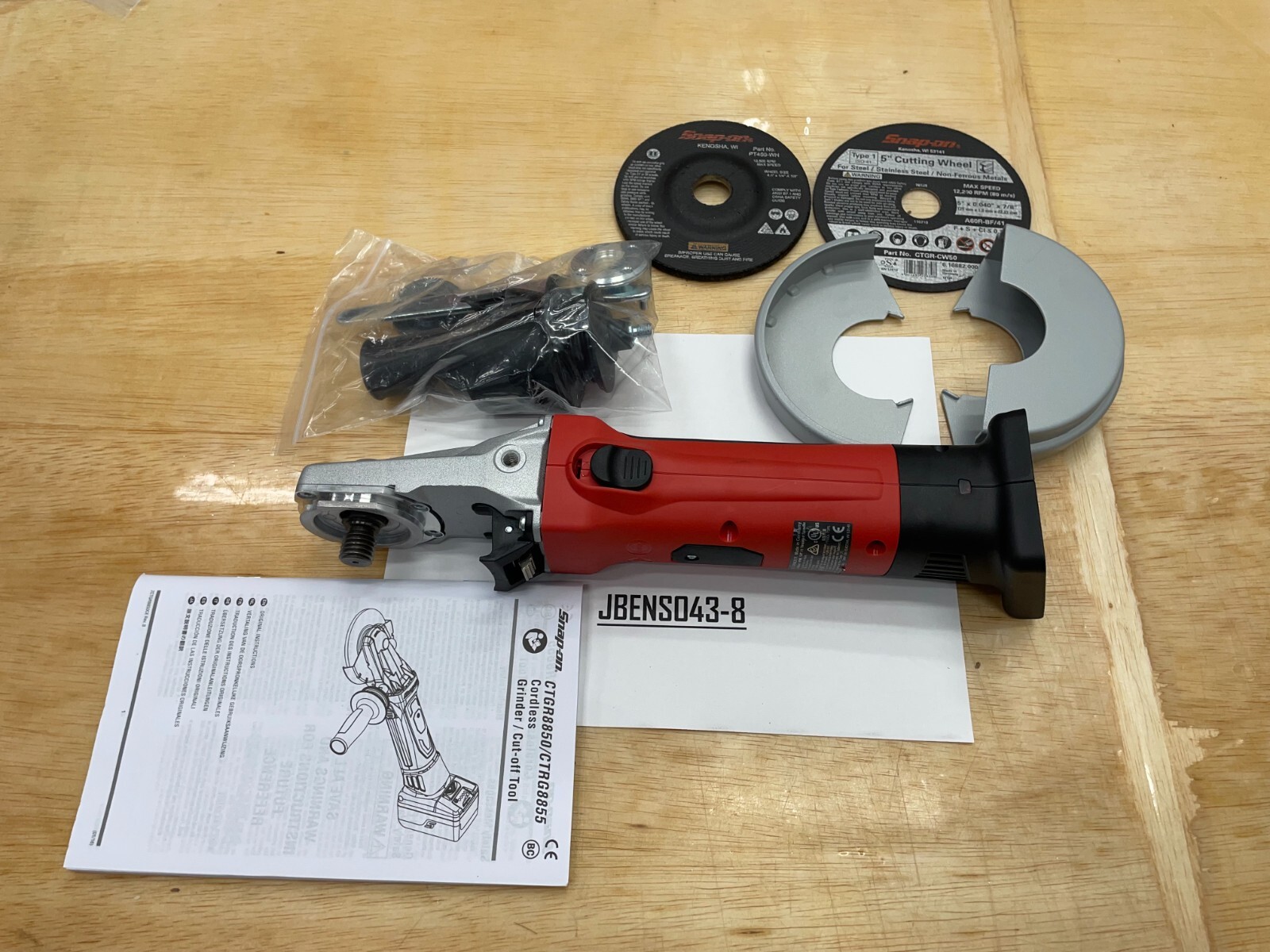 Snap-on Tools NEW RED 18v Cordless Angle Grinder / Cut-Off Tool CTGR8850ADB