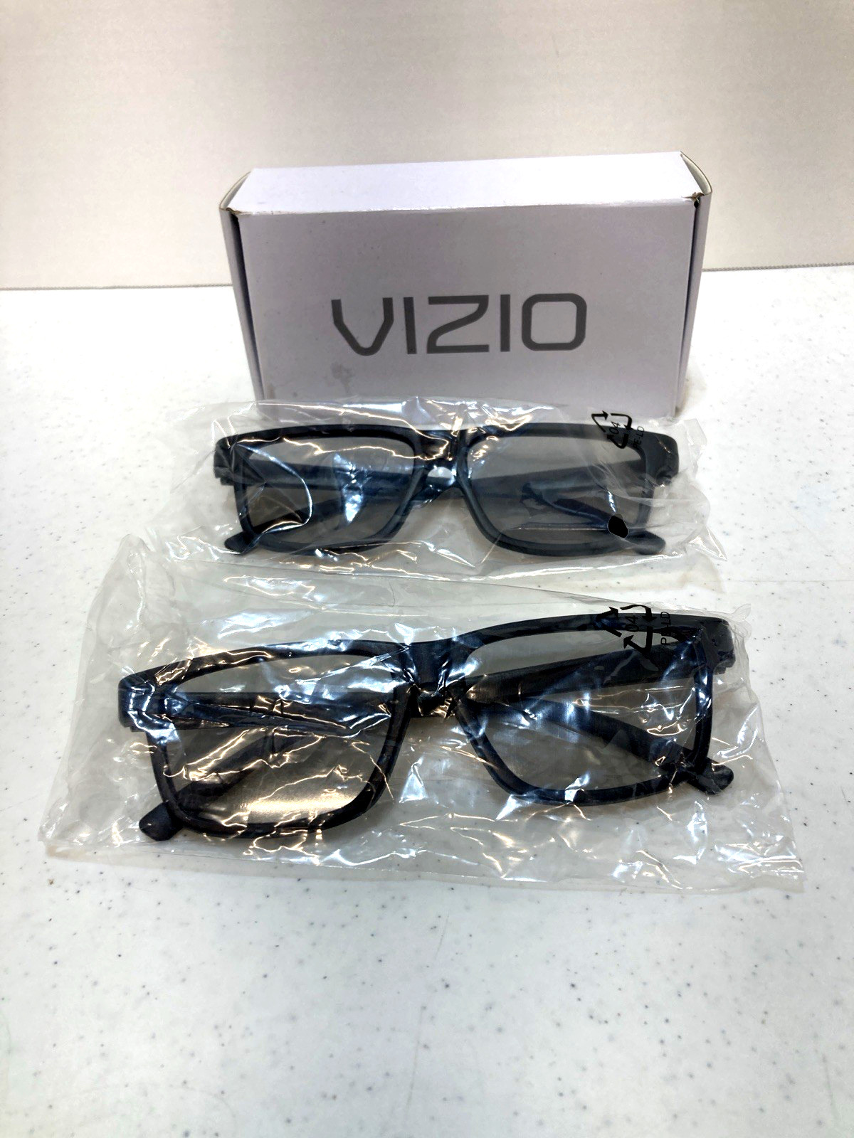 2 Vizio Theater Passive 3D Glasses DL1101AR1C0-A(2) Digital Video Device - Black