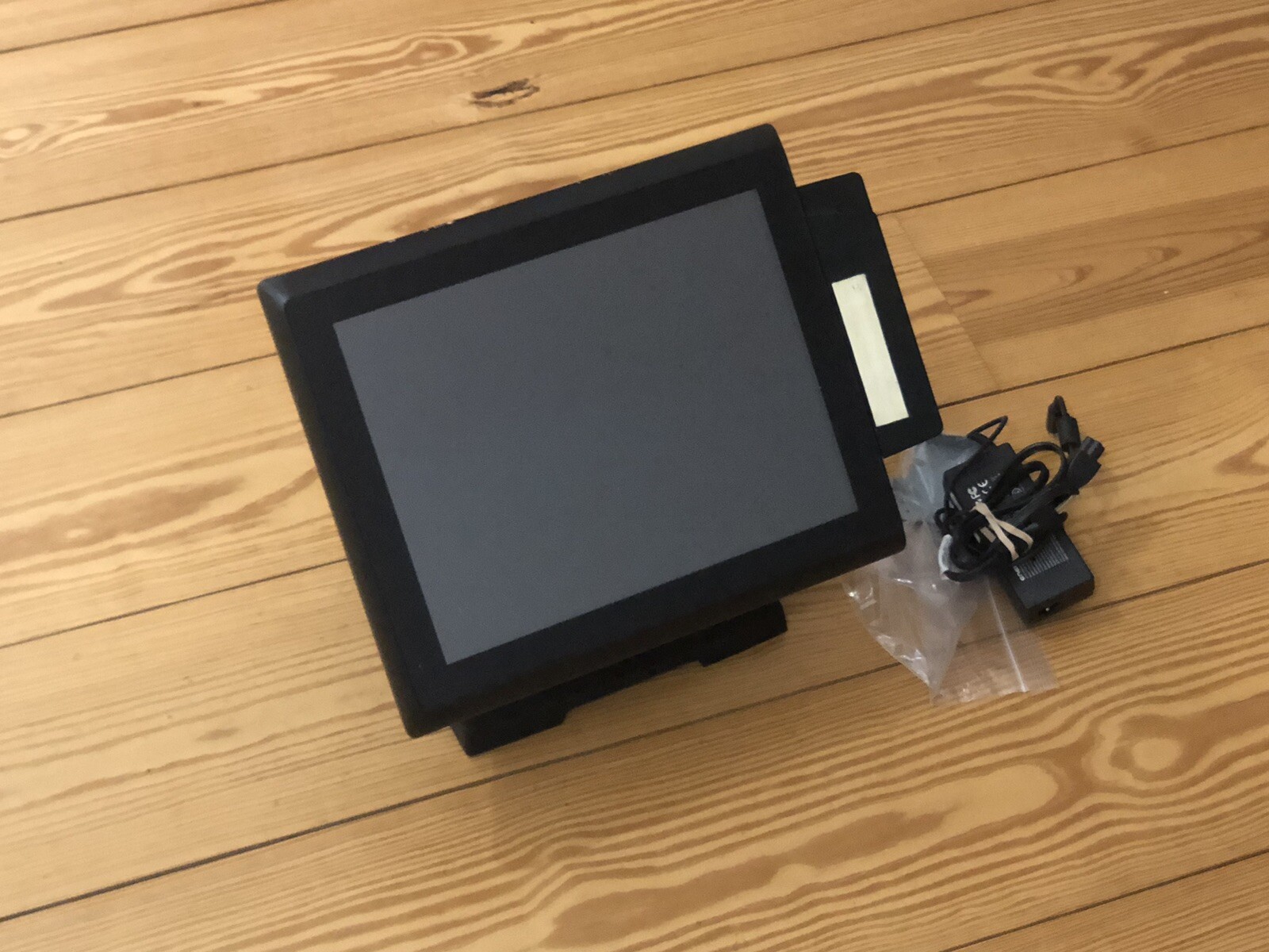 Touch Dynamic Breeze Touch w/ Stand and Power Cable Windows Embedded POSReady 7