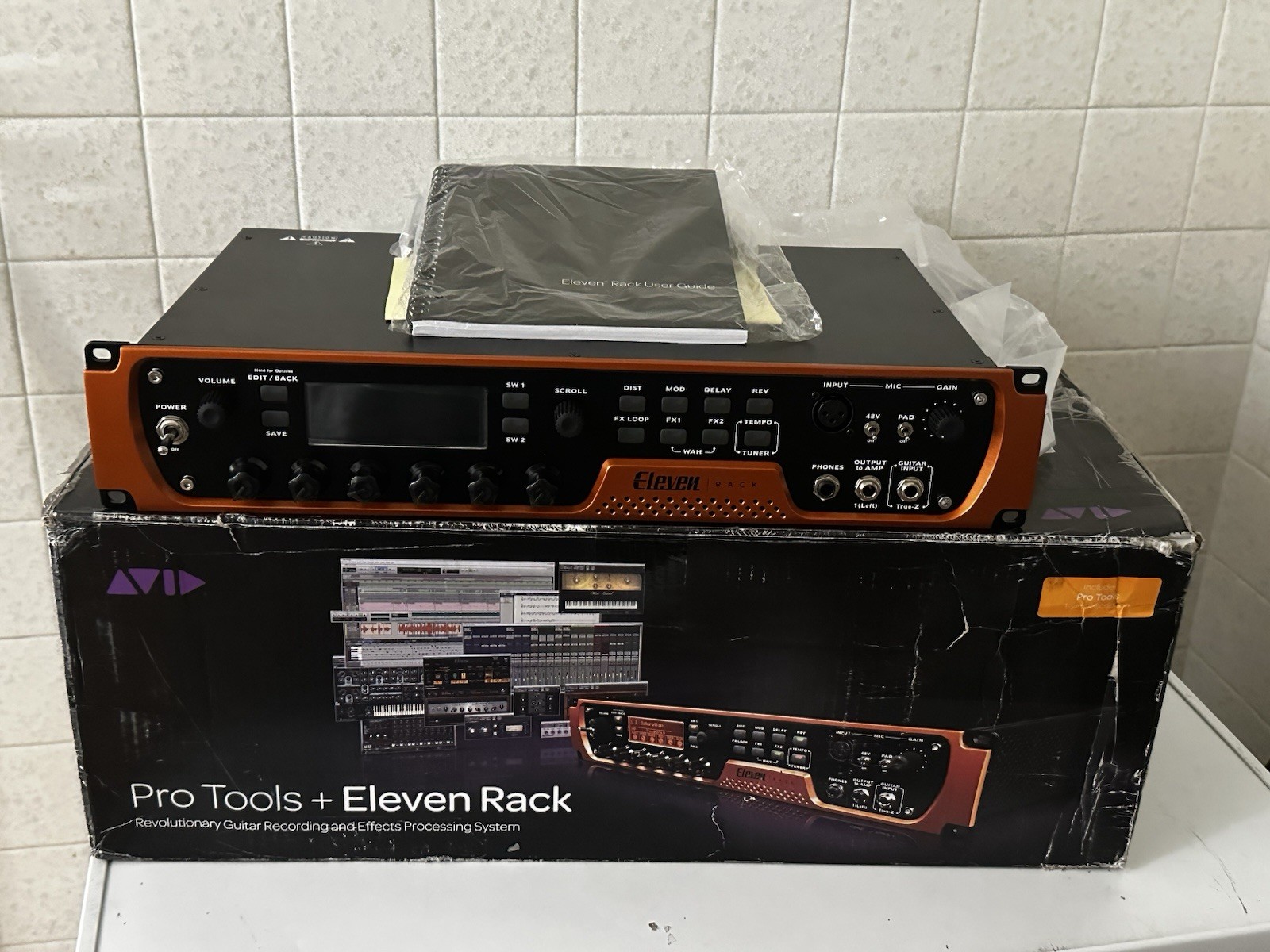 Avid Eleven Rack Multi-FX Guitar Processor & Audio Interface (Almost Mint Cond)
