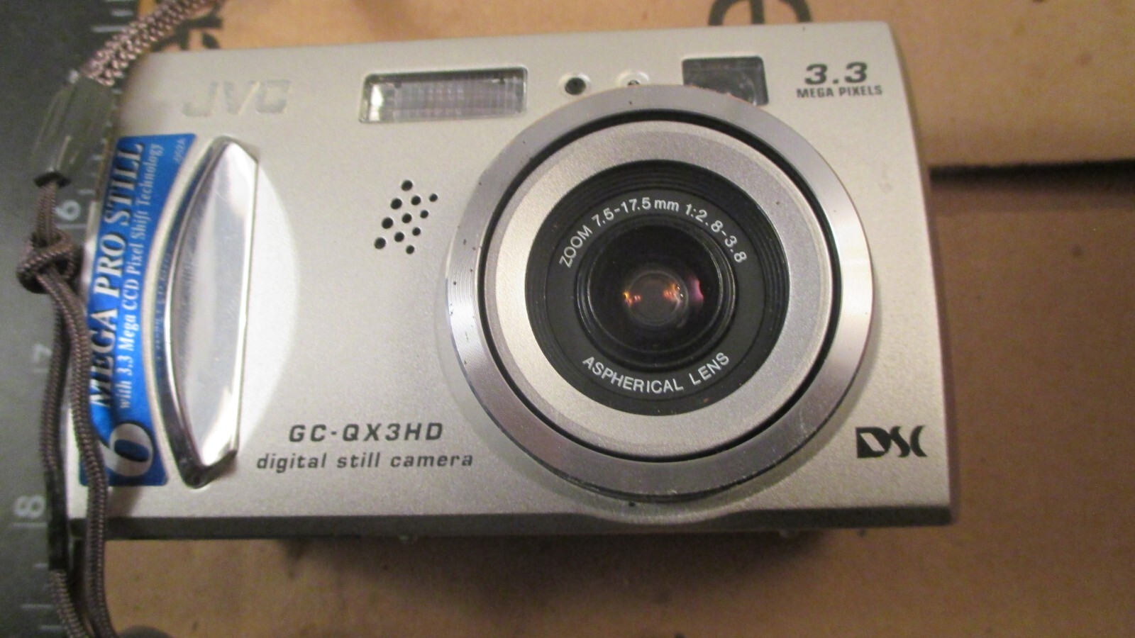JVC gc-qx3hd 3.3 digital still camera (parts only may work)(untested no charger)