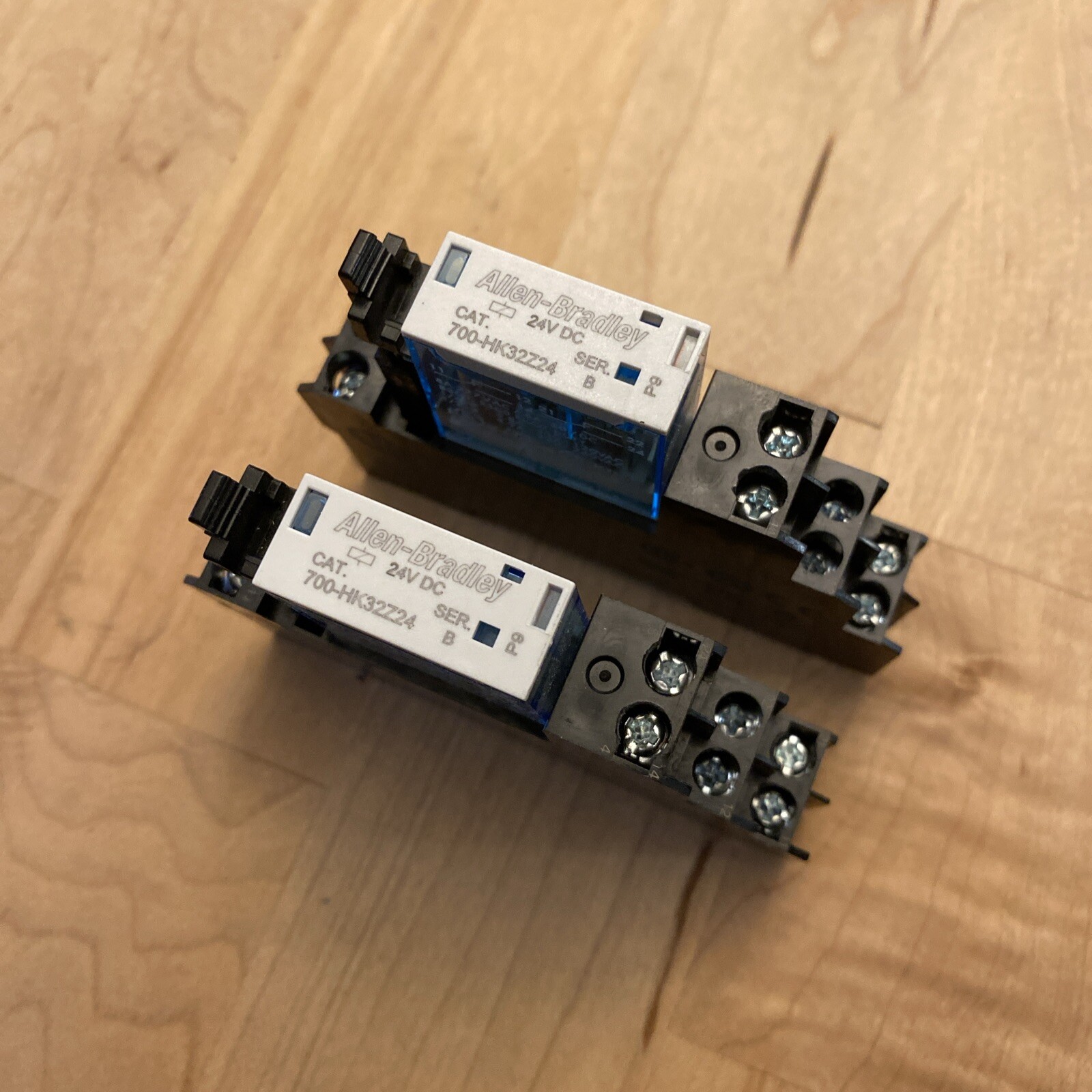 Allen-Bradley Relay 700-HK32Z24 24VDC DPDT With 700-HN122 Socket Lot of 2