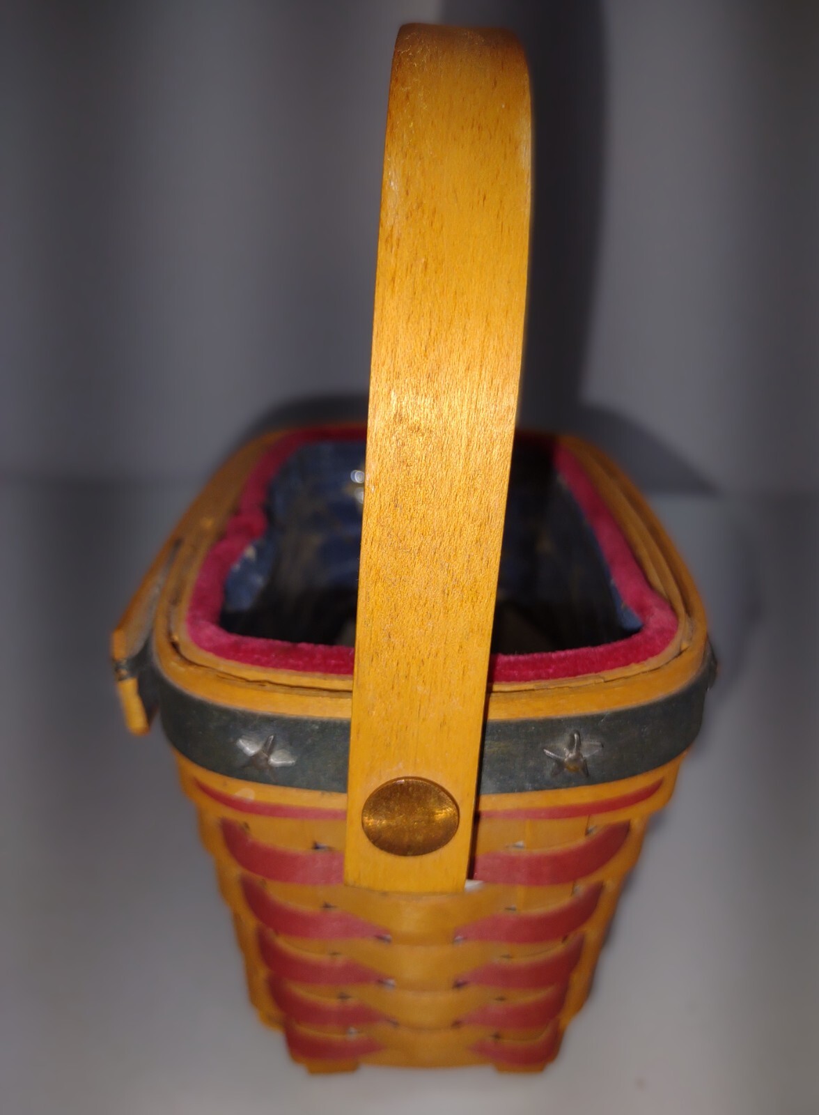 Longaberger 2001 Inaugural Basket with swinging handle