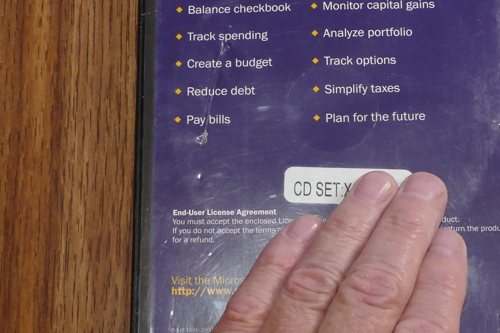 Microsoft Money 2003 Deluxe - DVD - Windows 98 / 2000 / ME / XP - With Key