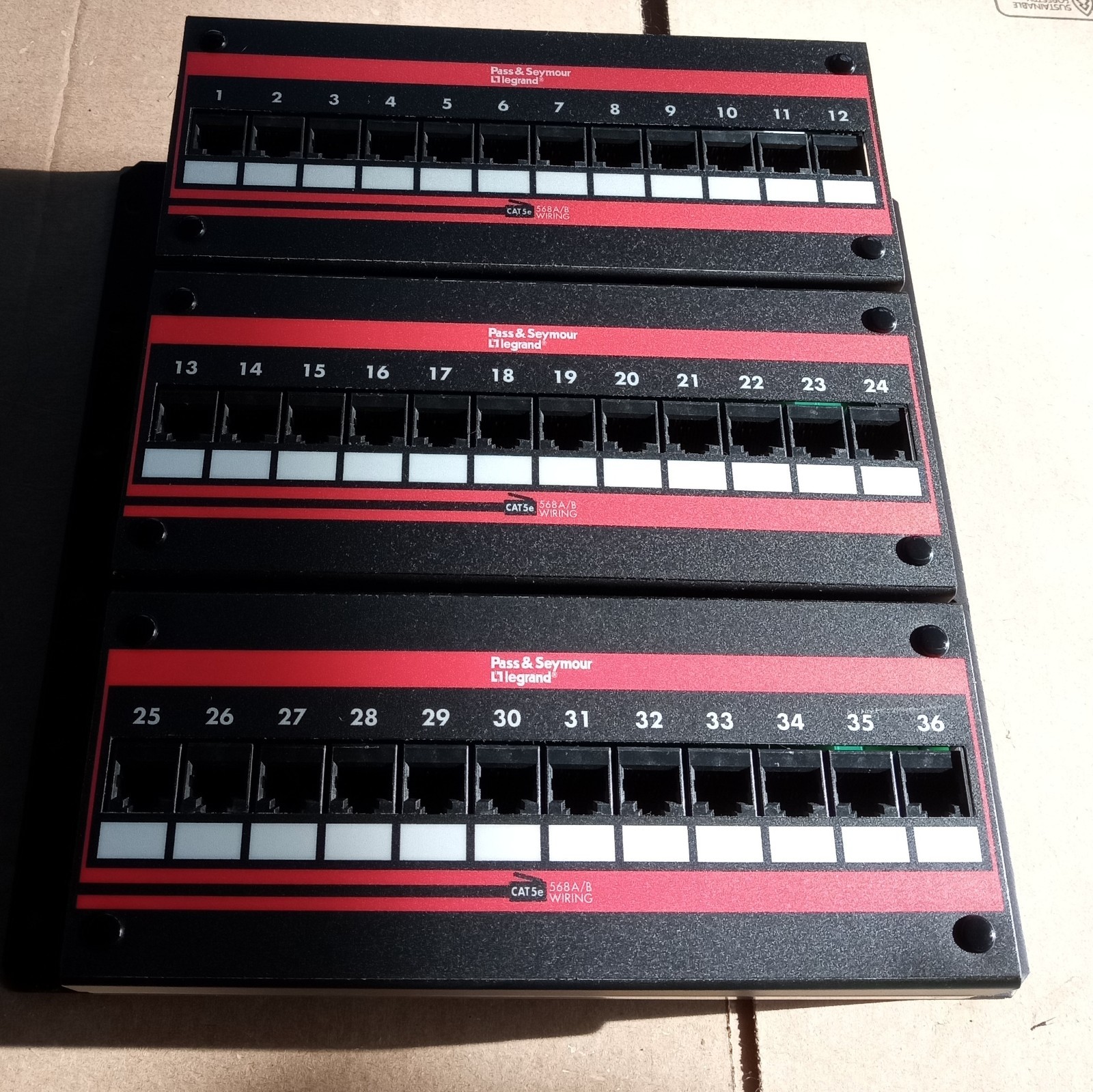 Legrand P&S JP36- 845C5E 24 Port Cat 5E Univ Jack Panel New Open Box