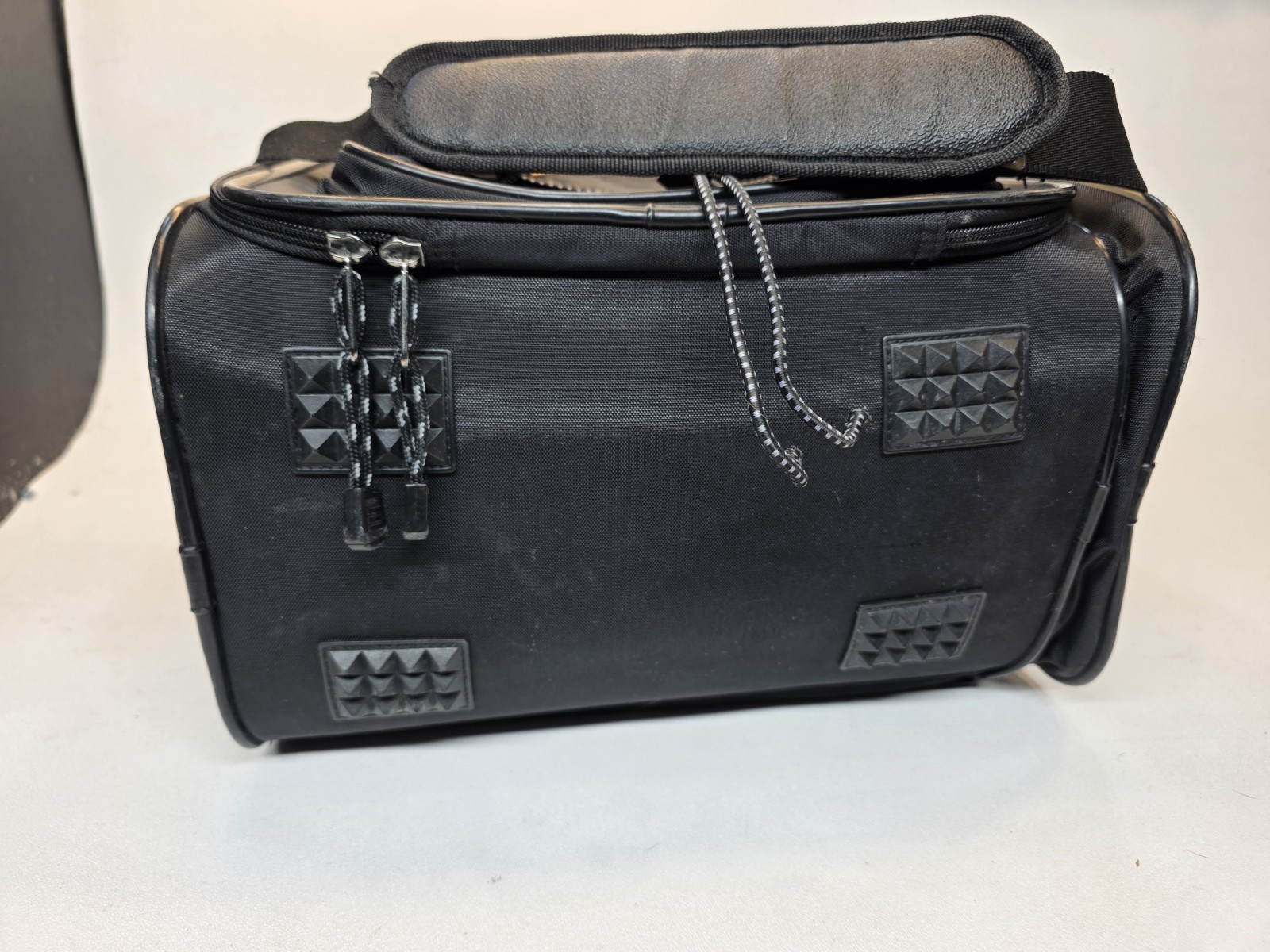Golds Gym Workout Gym Bag With Shoulder Strap 17" x 15" x 9"