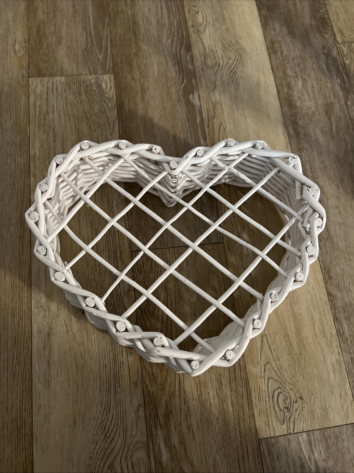 Heart-Shaped Wicker Basket White New