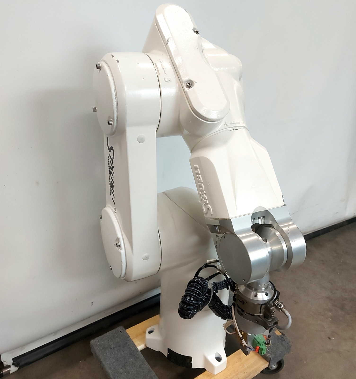 Staubli TX60 6-Axis Robot Manipulator Arm, 4.5kg Load, 670mm Reach, 8m/s Speed
