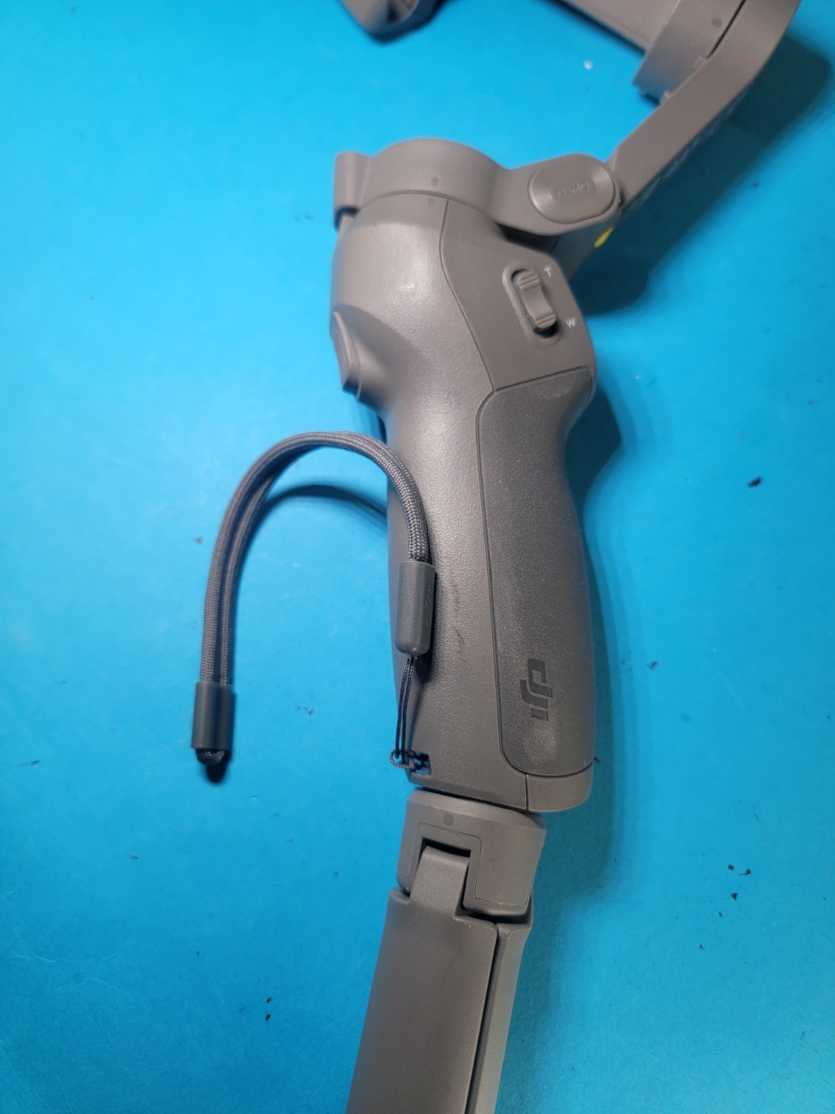 DJI OSMO Mobile 3 Smart Phone Stabilizing Mount OF100 (WITH MINI TRIOPOD)