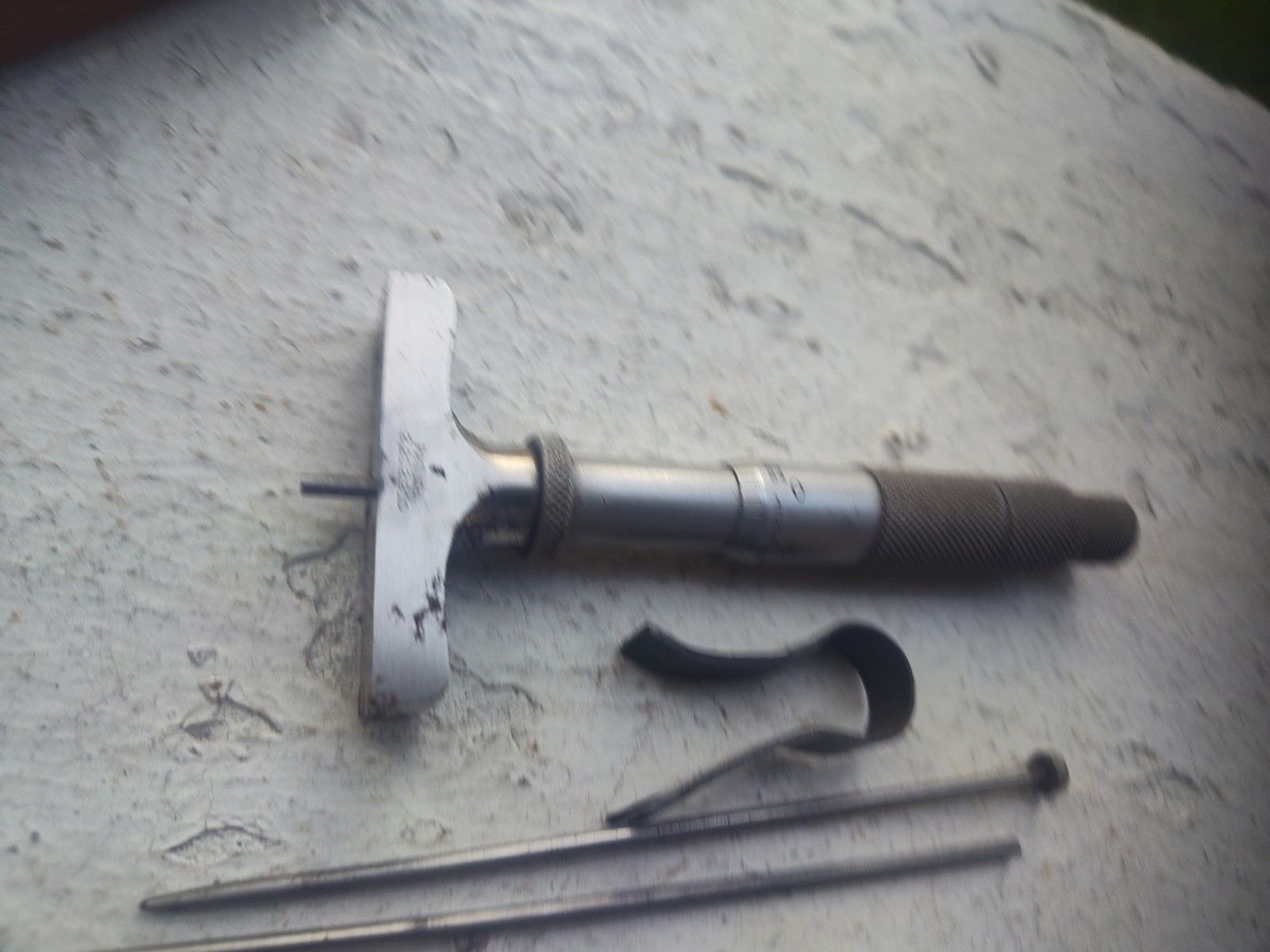 Vintage Lufkin model # 212N, 0-3" depth micrometer with box