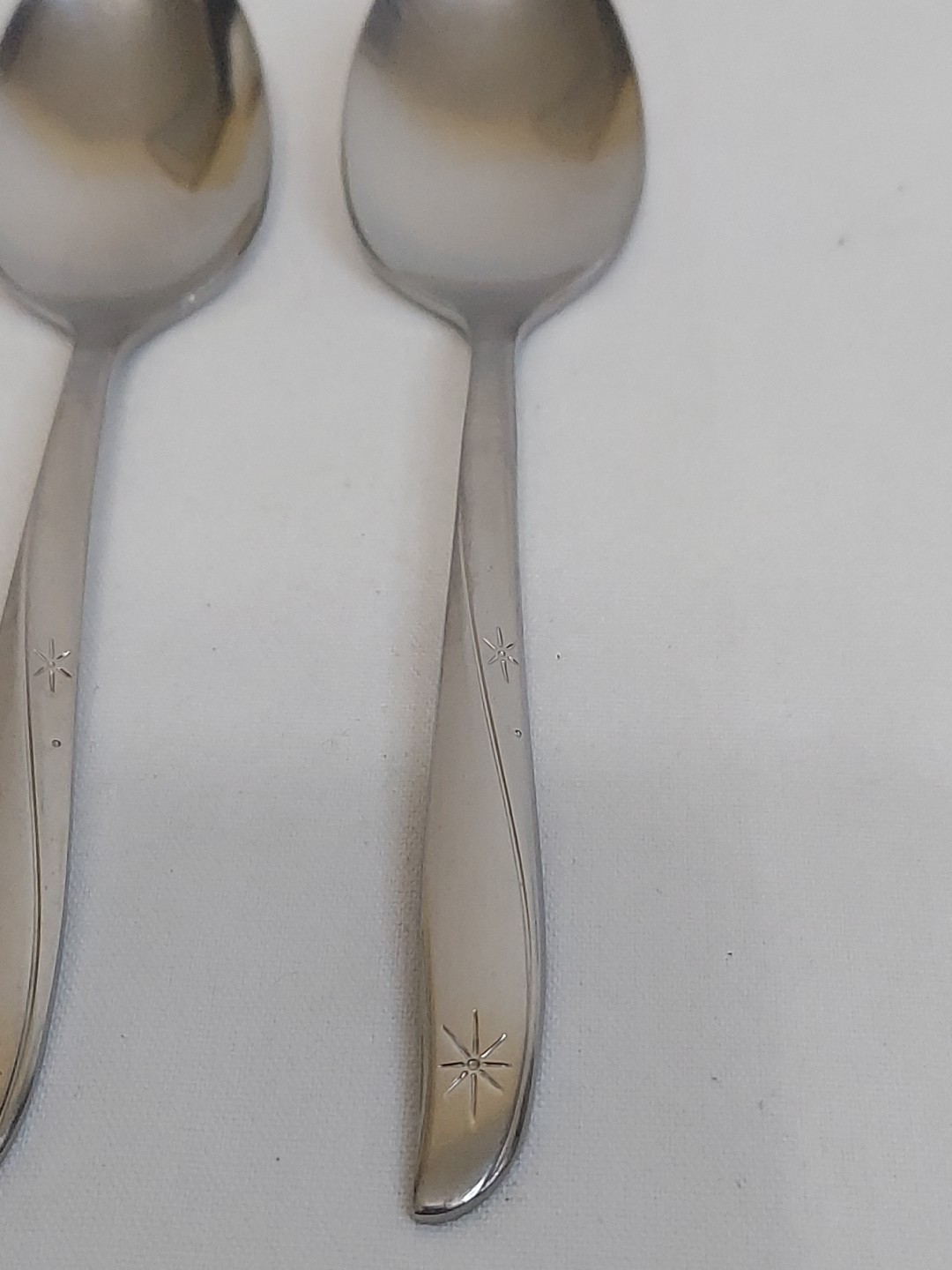 2 Oneida Community Atomic Twin Star Stainless Flatware Spoons EUC