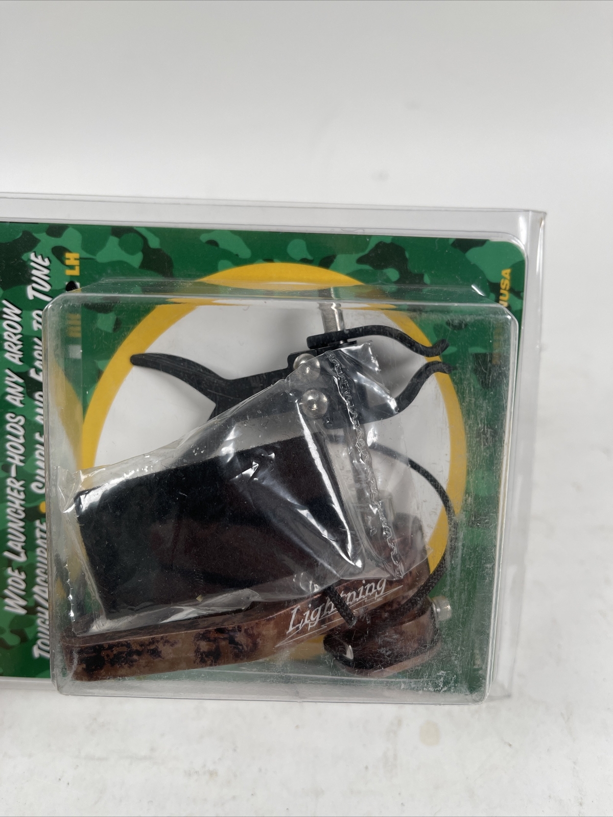 AAE Lightning Magnetic Fall Away Arrow Rest Left Hand Standard Mount Camo