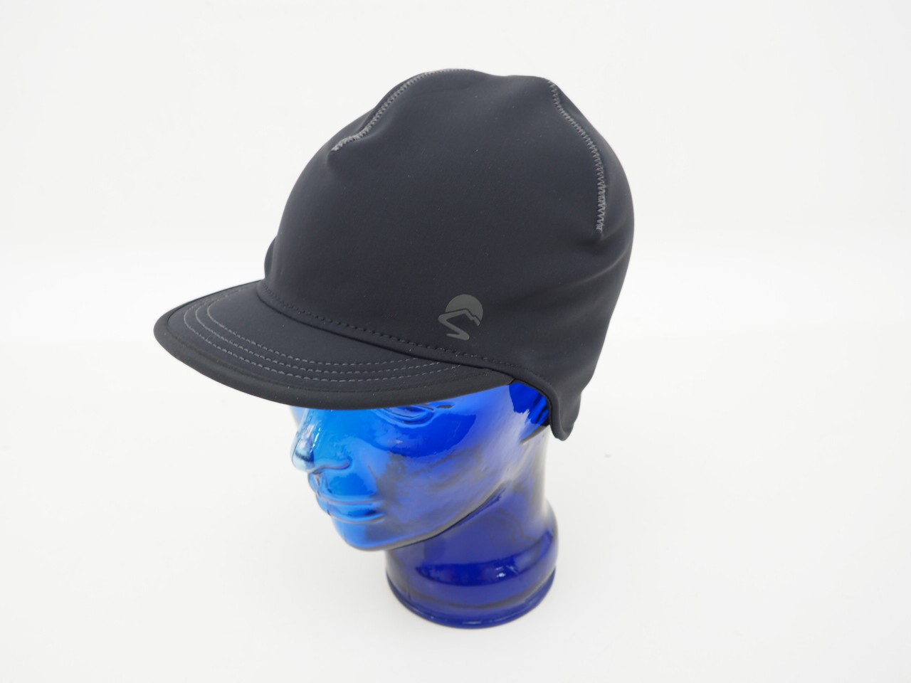 Sunday Afternoons Meridian Thermal Black Helmet Compatible Winter Cycling Cap