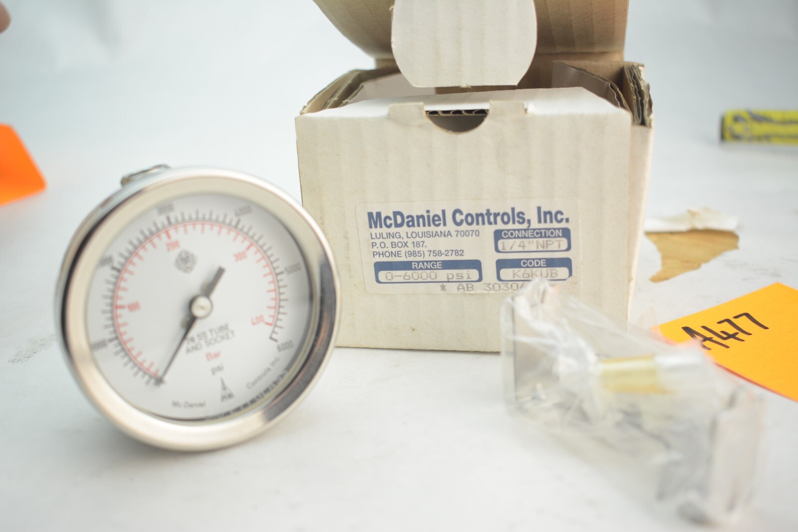 McDaniel  0 - 6000 PSI Filled Hydraulic Pressure Gauge 1/4"NPT 2.5" 2-1/2" FACE