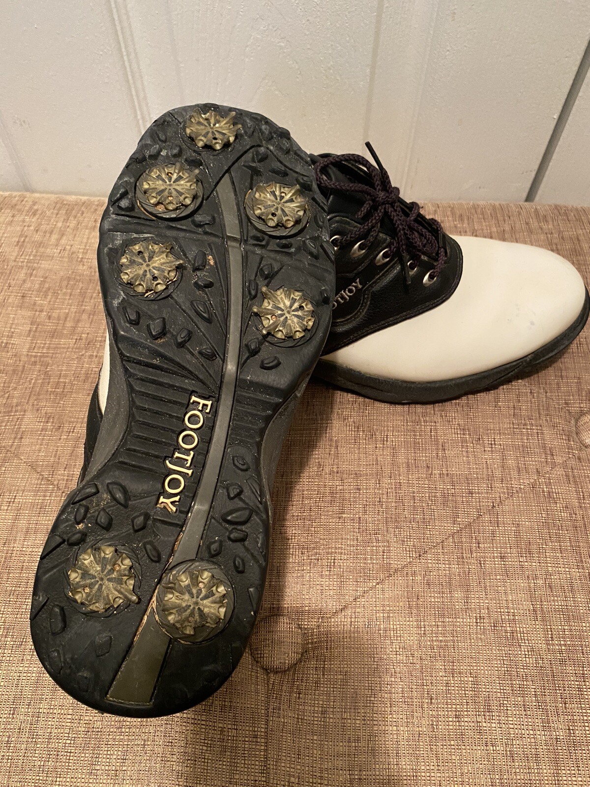 Foot Joy Mens size 9.5 Black and White Golf Shoes