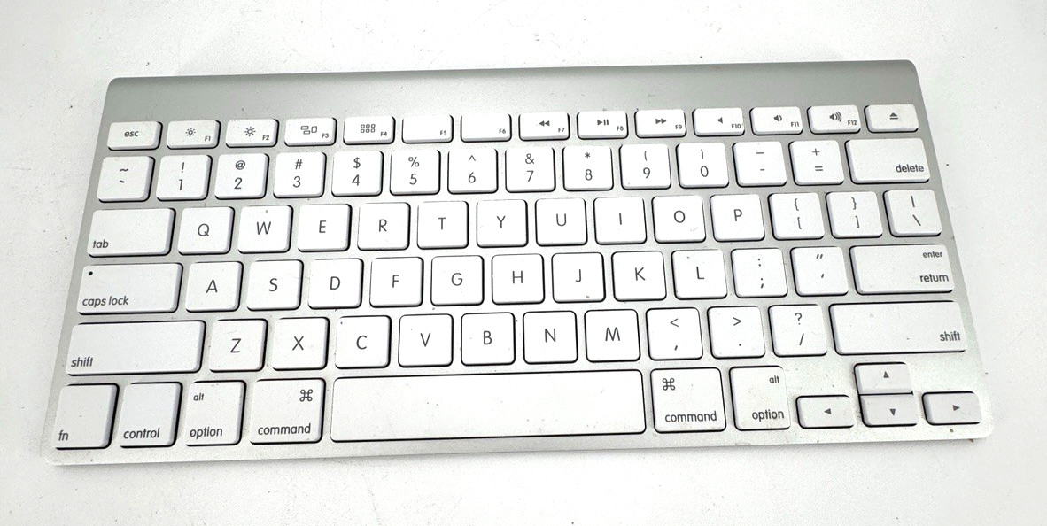 Apple Wireless Keyboard A1314 Bluetooth Keyboard Tested, Fully Working