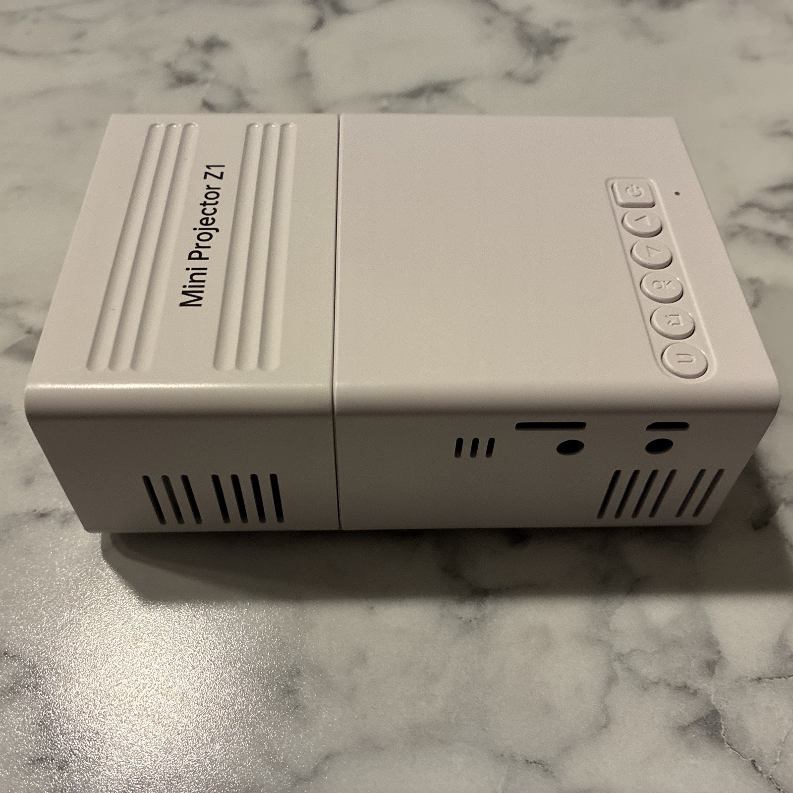 Mini Projector Z1 LED 720P Portable w/Remote Power Adapter Box