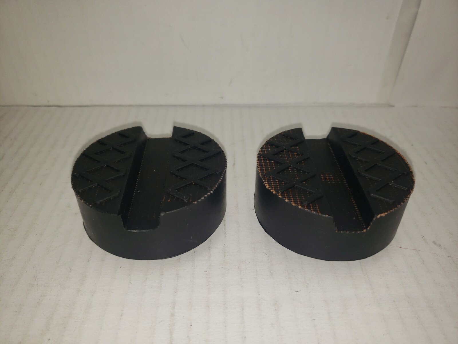 2 pack XuSha Heavy Duty Jack Rubber Pad Anti-Slip Rail Adapter Support Block