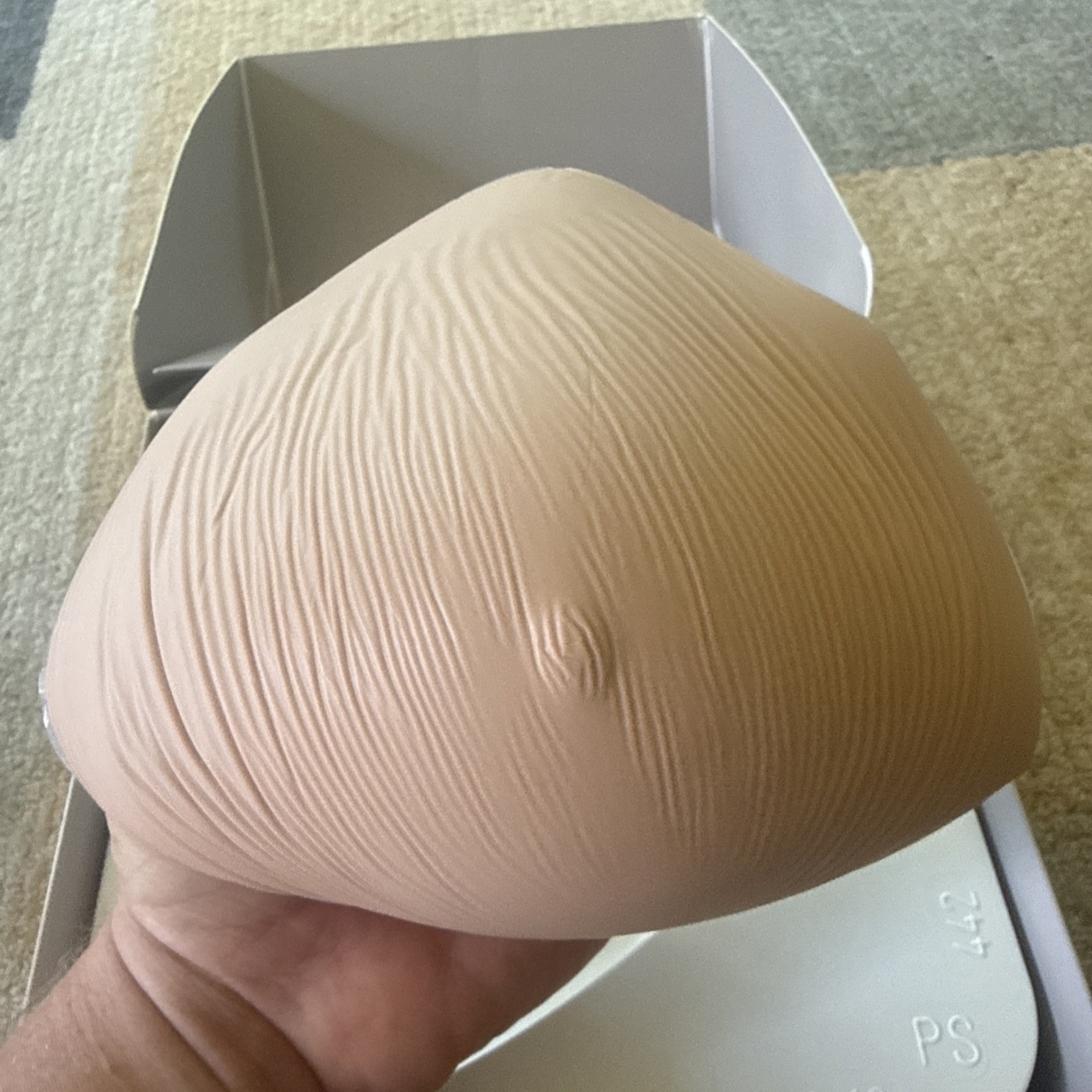 Amoena 442 Essential Light 2S Prosthesis Size 9