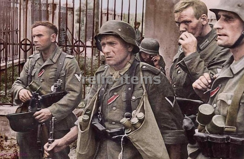 WW2 PICTURE PHOTO GERMAN SOLDIER AT STALINGRAD 6461