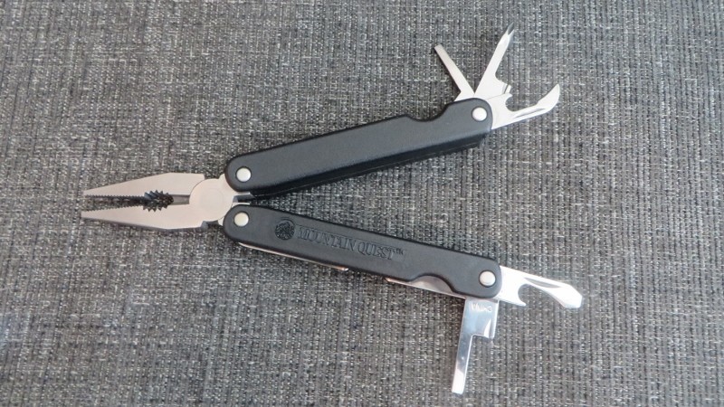 Multi Tool W/Case - Mountain Quest - Smaller 4 inch Tool