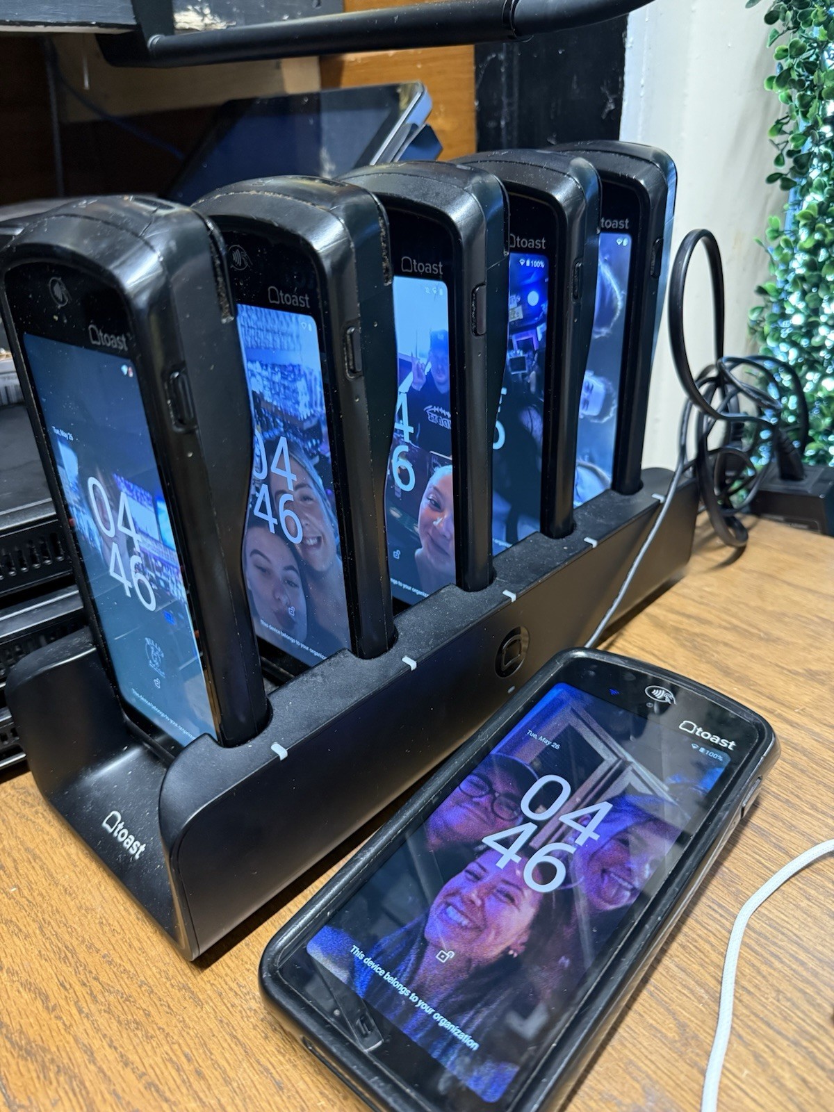 Toast POS Touchscreen Terminal w/ 6 Handhelds, Multi-Bay Dock, Adapter