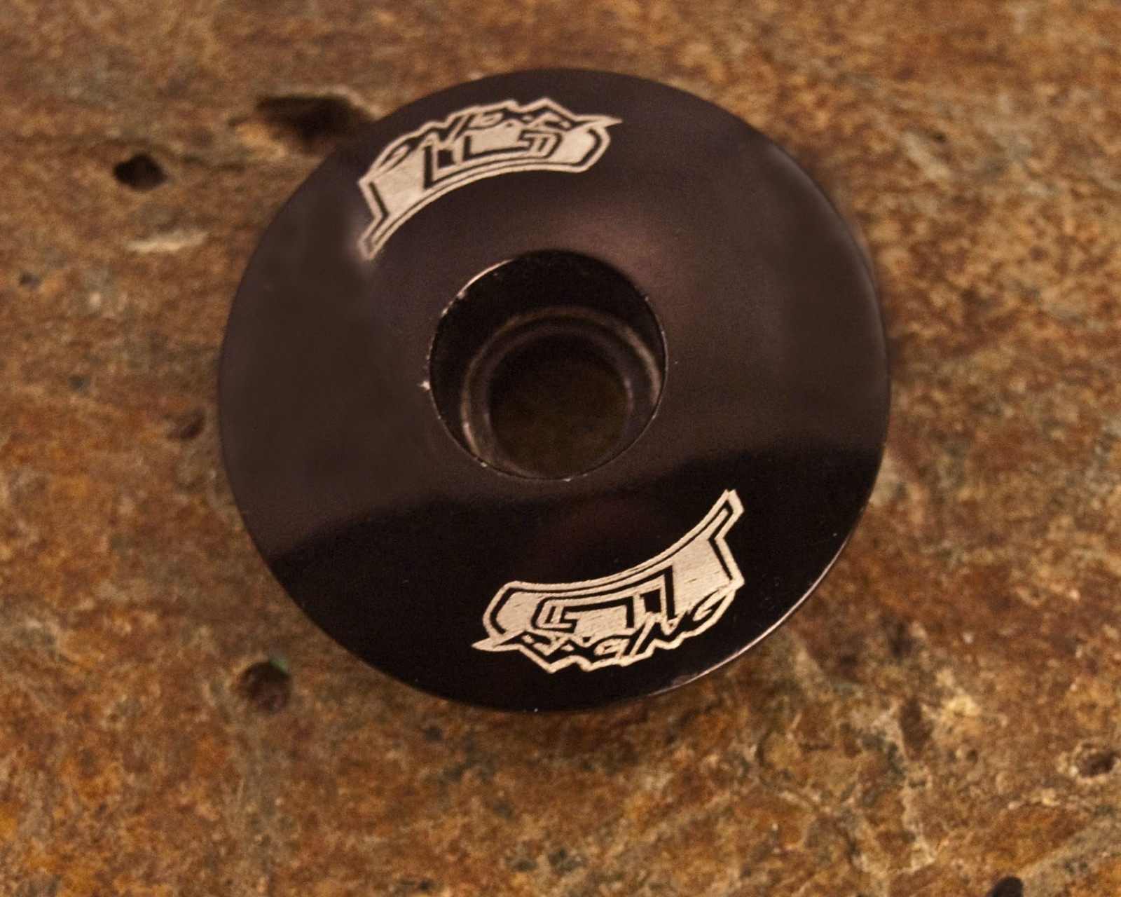 GT Racing Threadless 1 1/8” Headset Top Cap, Black