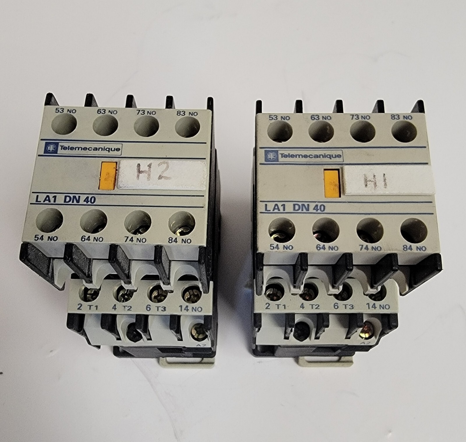 TELEMECANIQUE CONTACTOR LC1D0910. W/ AUX CONTACT BLOCK LA1DN40. LOT OF 2.