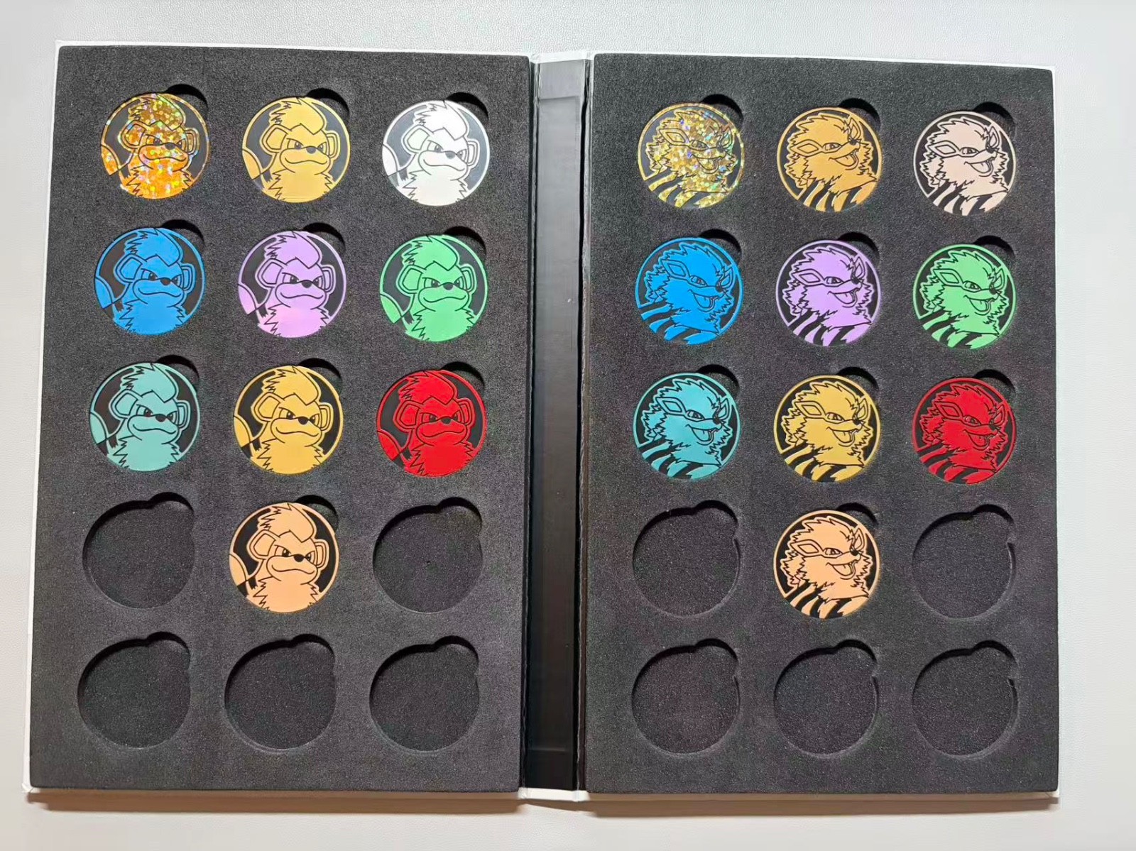 Pokemon TCG  Arcanine&Growlithe Rare Holo Plastic Medal with Album Chinese 2025