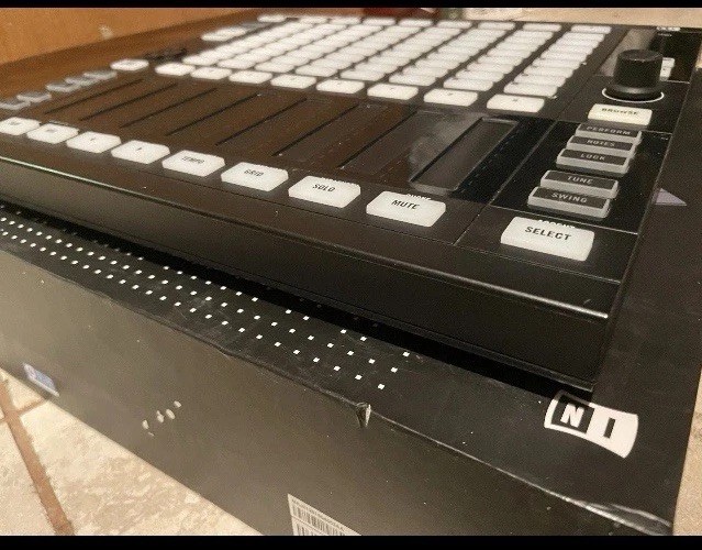 Native Instruments NI Maschine Jam Production Midi Controller [Bitwig Ableton]