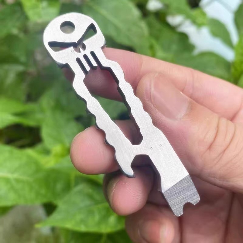 TC4 Titanium Skull Outdoor EDC Crowbar Keychain Tactical Pry Bar Opener Crowbar