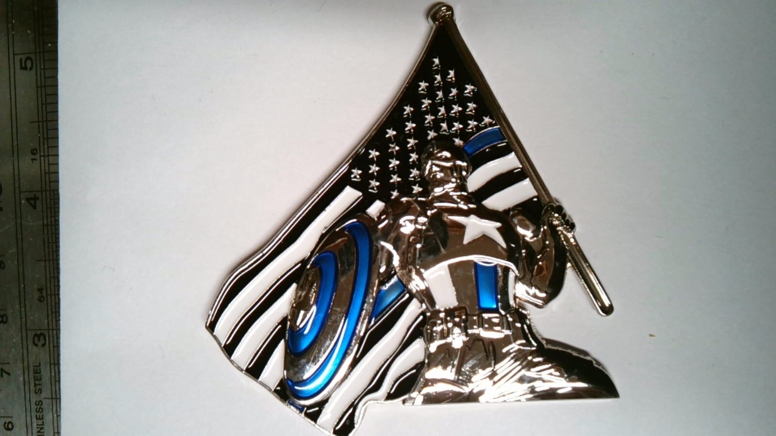 CHALLENGE COIN POLICE BLUE LIVES MATTER TO PROTECT AND SERVE AMERICAN FLAG