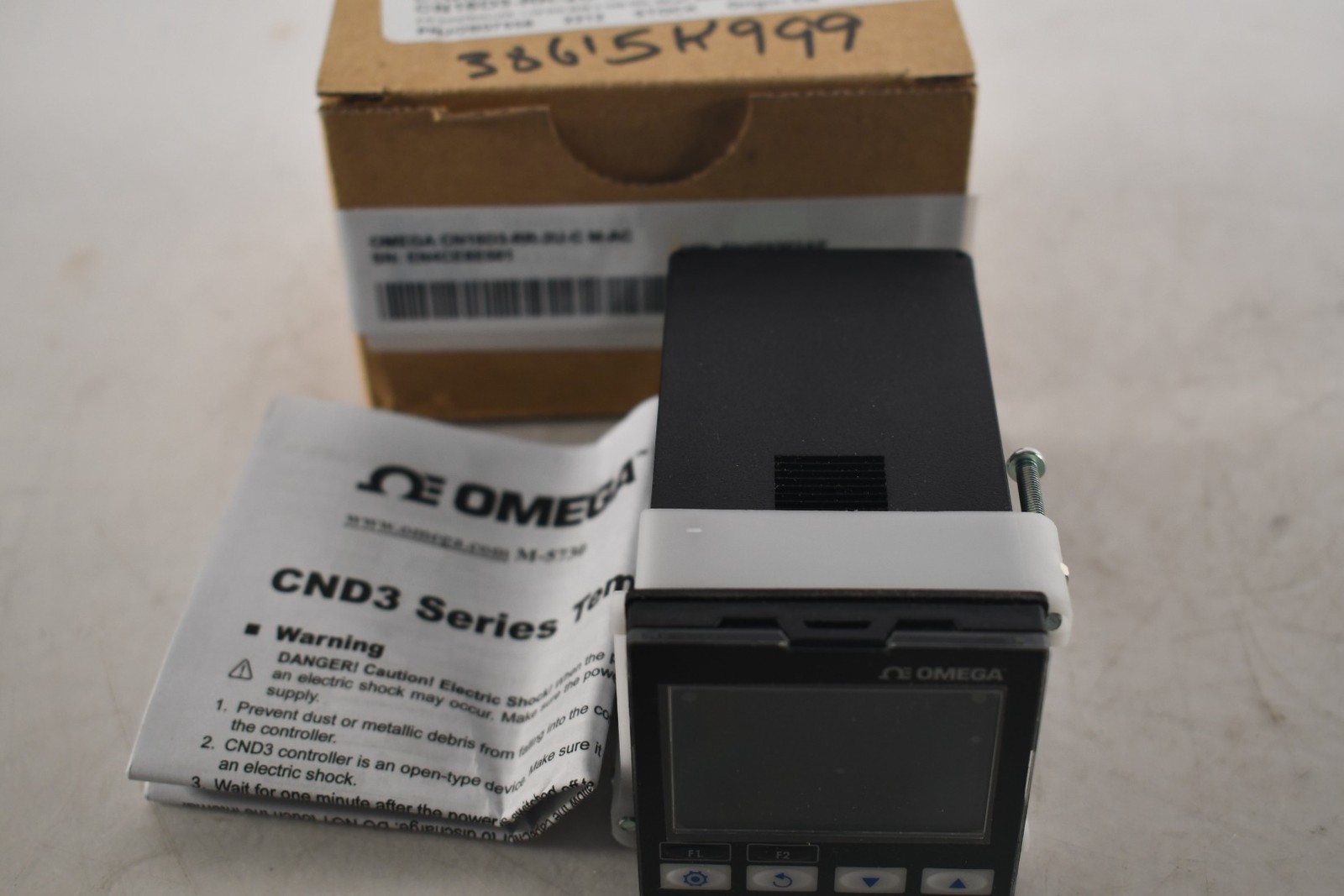 NEW Omega CN16D3-RR-2U-CM-AC Process, Temperature Controller 100 ~ 240VAC DIN Ra
