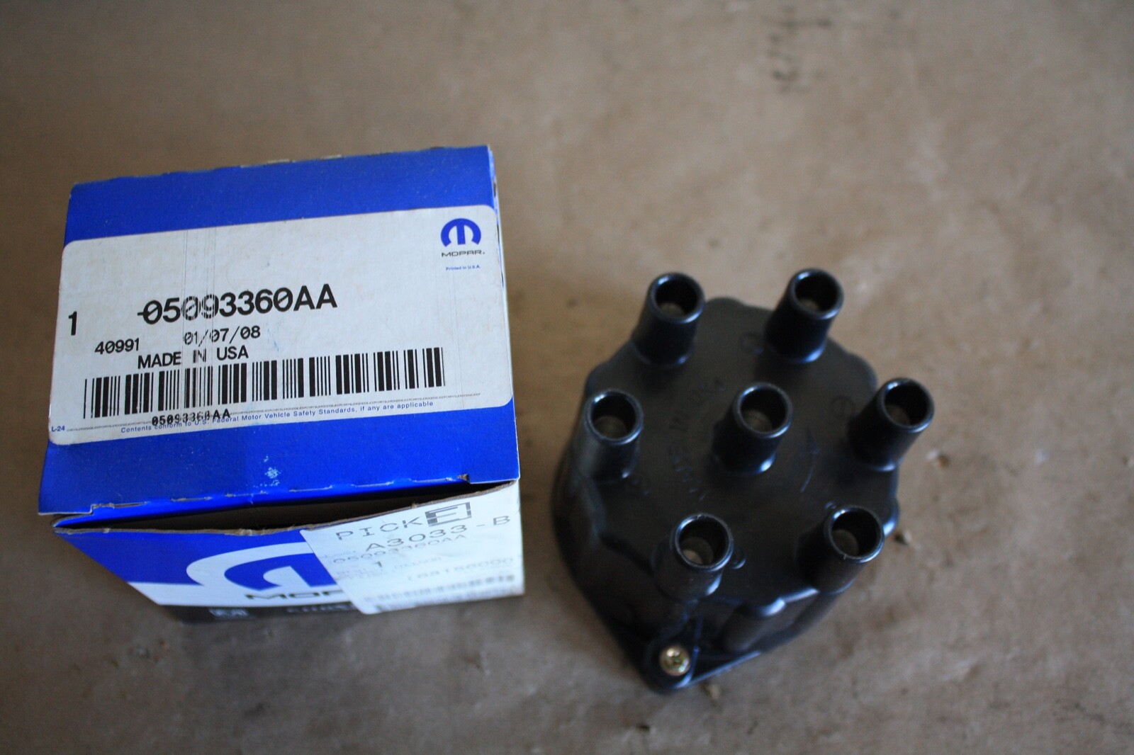 MOPAR 5093360AA DISTRIBUTOR CAP  6 CYLINDER