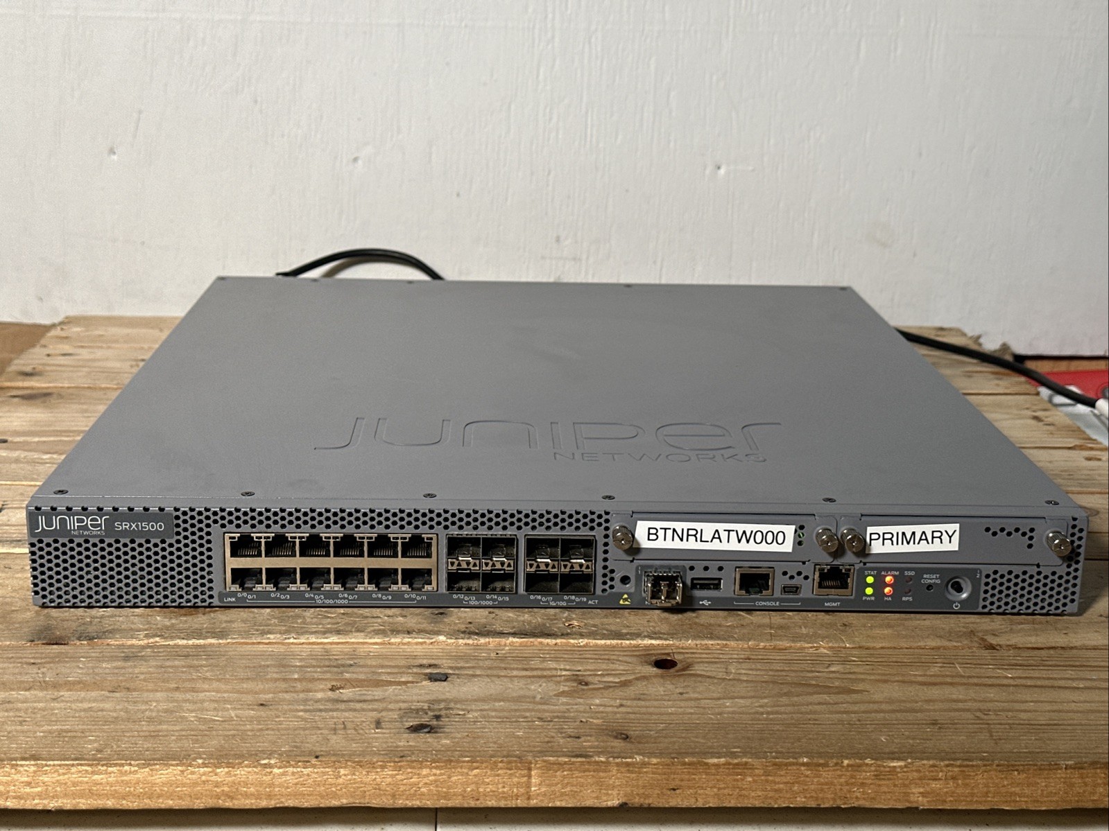 Juniper SRX1500-SYS-JB-AC SRX1500 Services Gateway-Dual Power JPSU-400W-AC