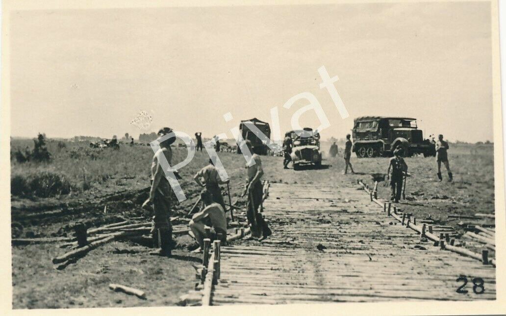 Photo WW II, Pioneers Building Bridges Truck Soldiers Wehrmacht B 1.73