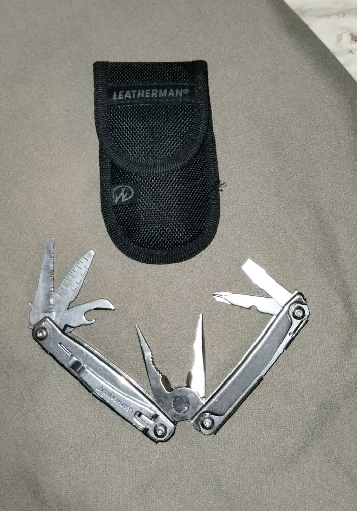 Leatherman Bolster 13-Tool Stainless Steel Multi-tool & Sheath Lightweight 5.9oz