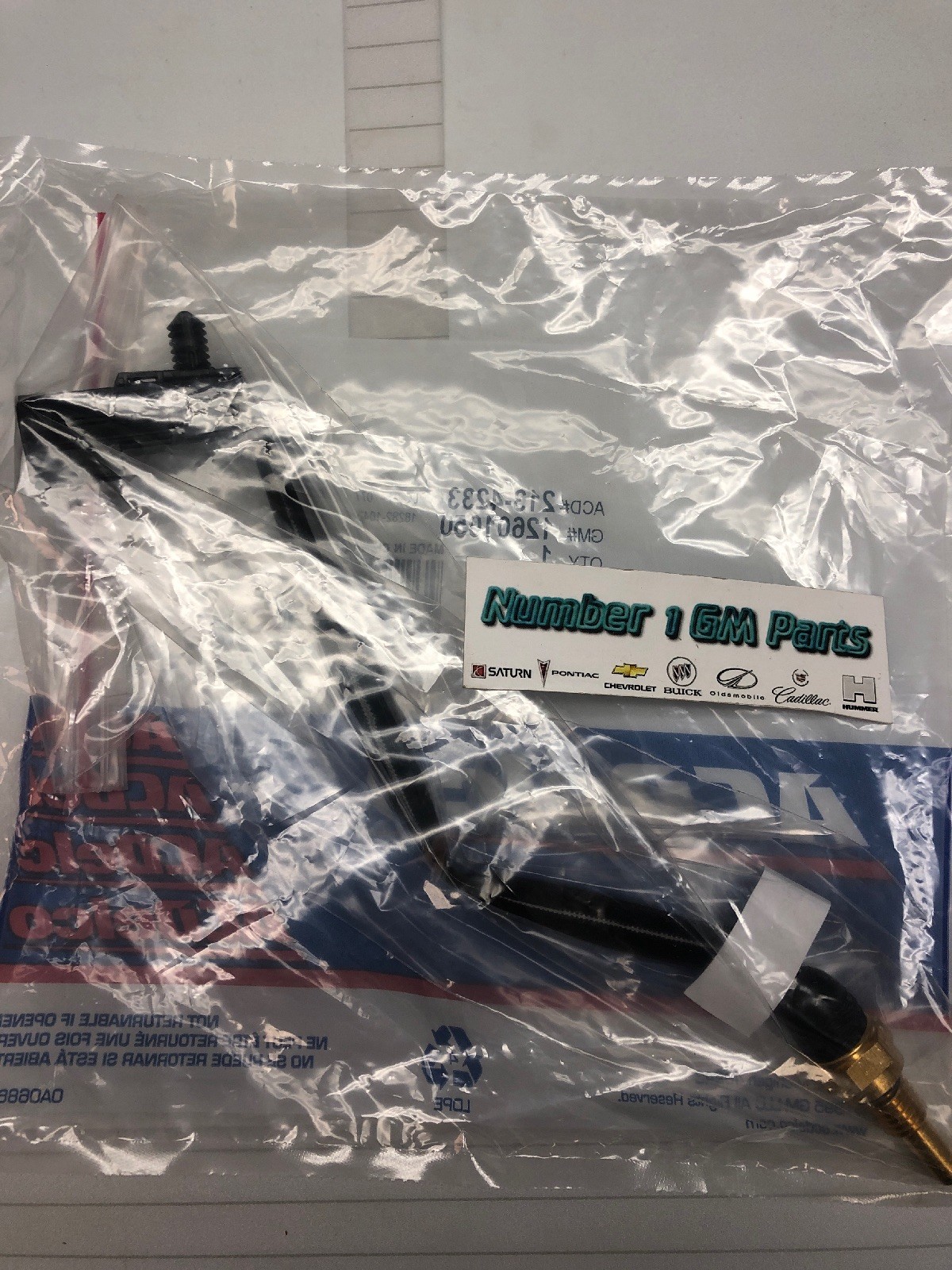 New Genuine GM 12601050 Engine Coolant Temperatur sensor Trailblazer Colorado Hu