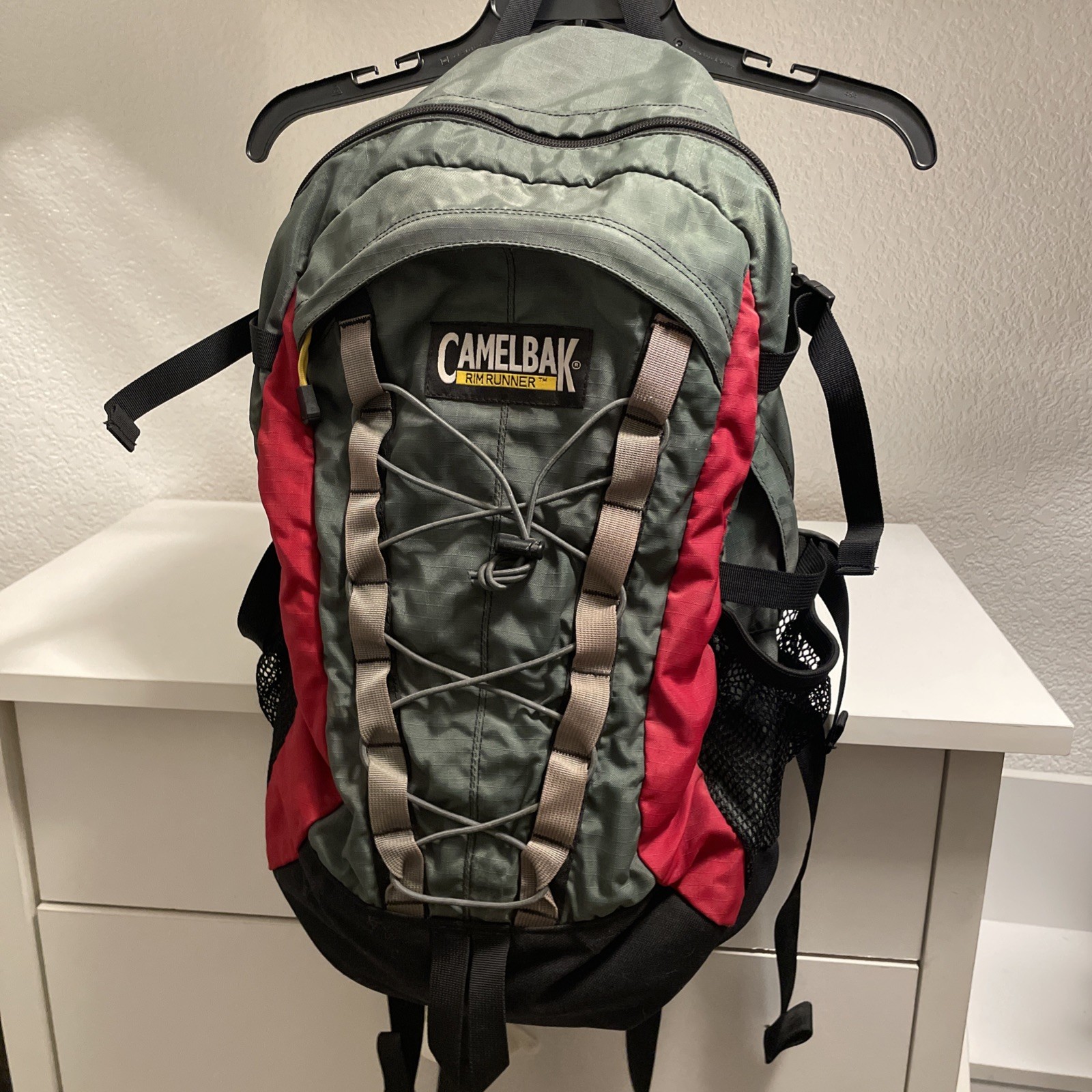 Camelbak Rim Runner Hydration Backpack 2 Liter for Hiking Green and Red