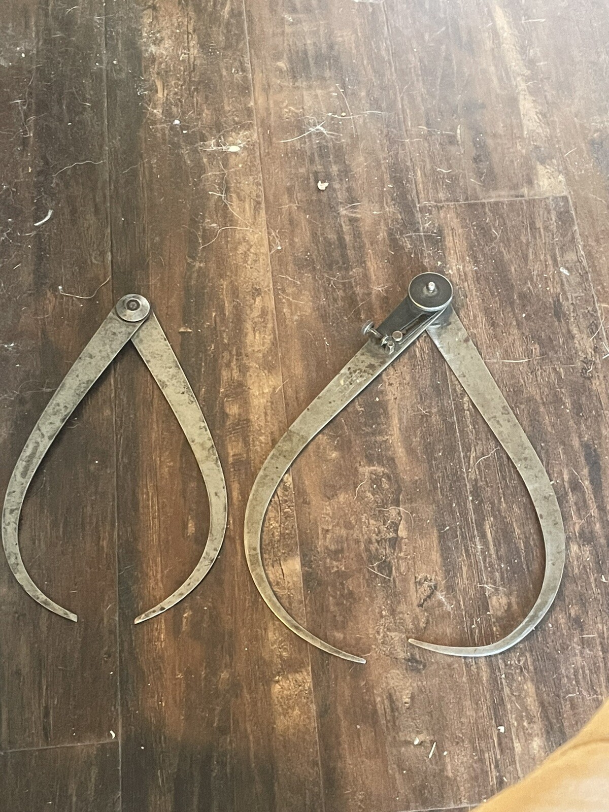 LARGE VINTAGE CHENEY AND COASTLINE LOCK JOINT OUTSIDE CALIPERS WITH FINE ADJUST