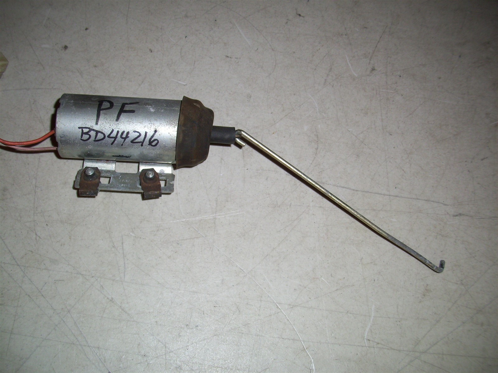 1985 Jaguar XJ6 Passenger Rear Door Lock Solenoid BD44216 Round Lucas