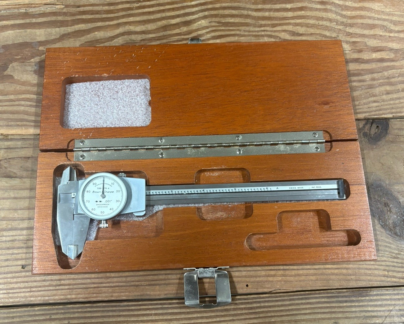 Vtg Brown & Sharpe 599-579-4 Dial Caliper 0-6” Swiss Made Machinist Tool w Case