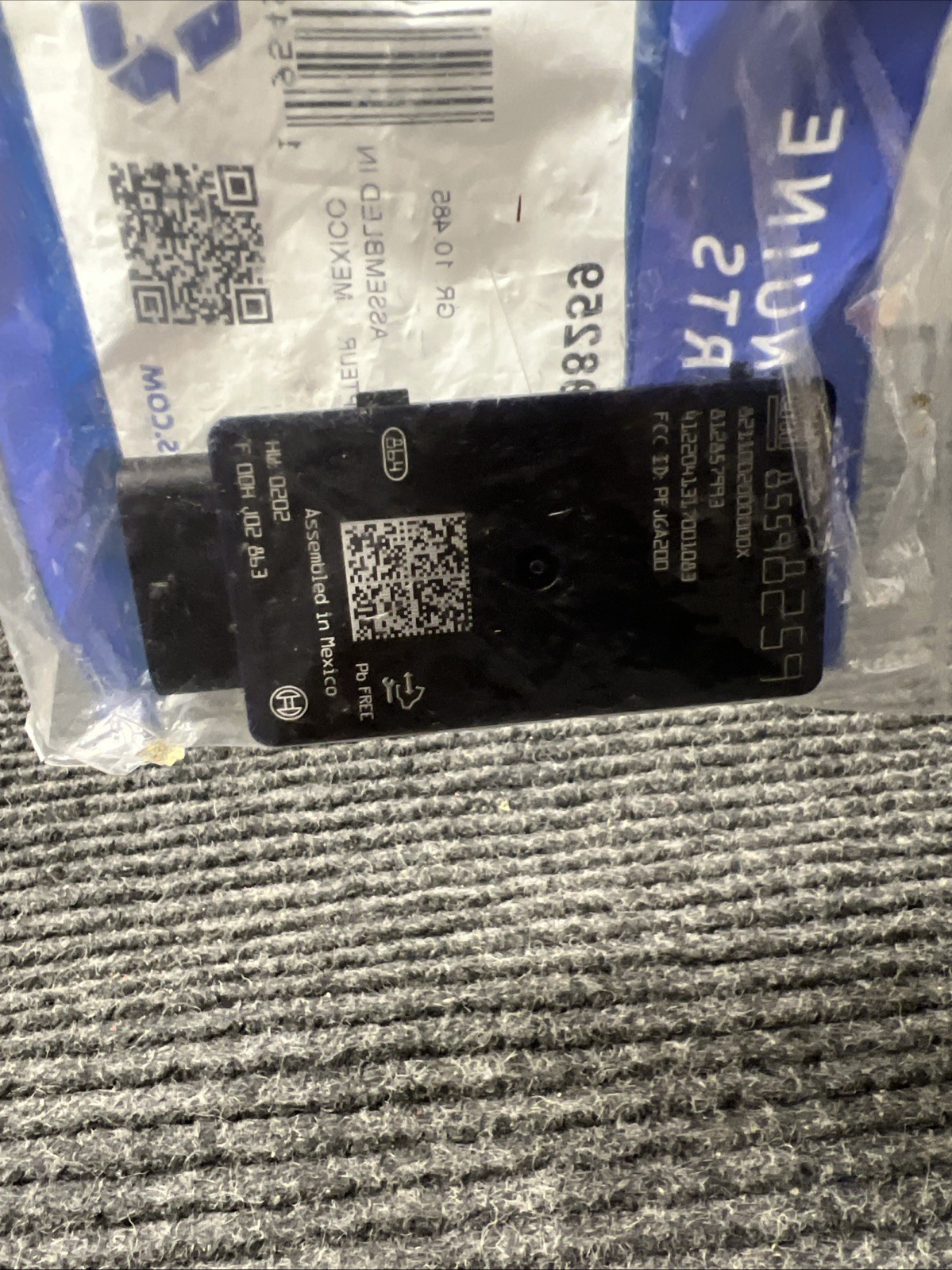 GM Genuine Parts 85598259 UHF Low Energy Remote Control Access. A8