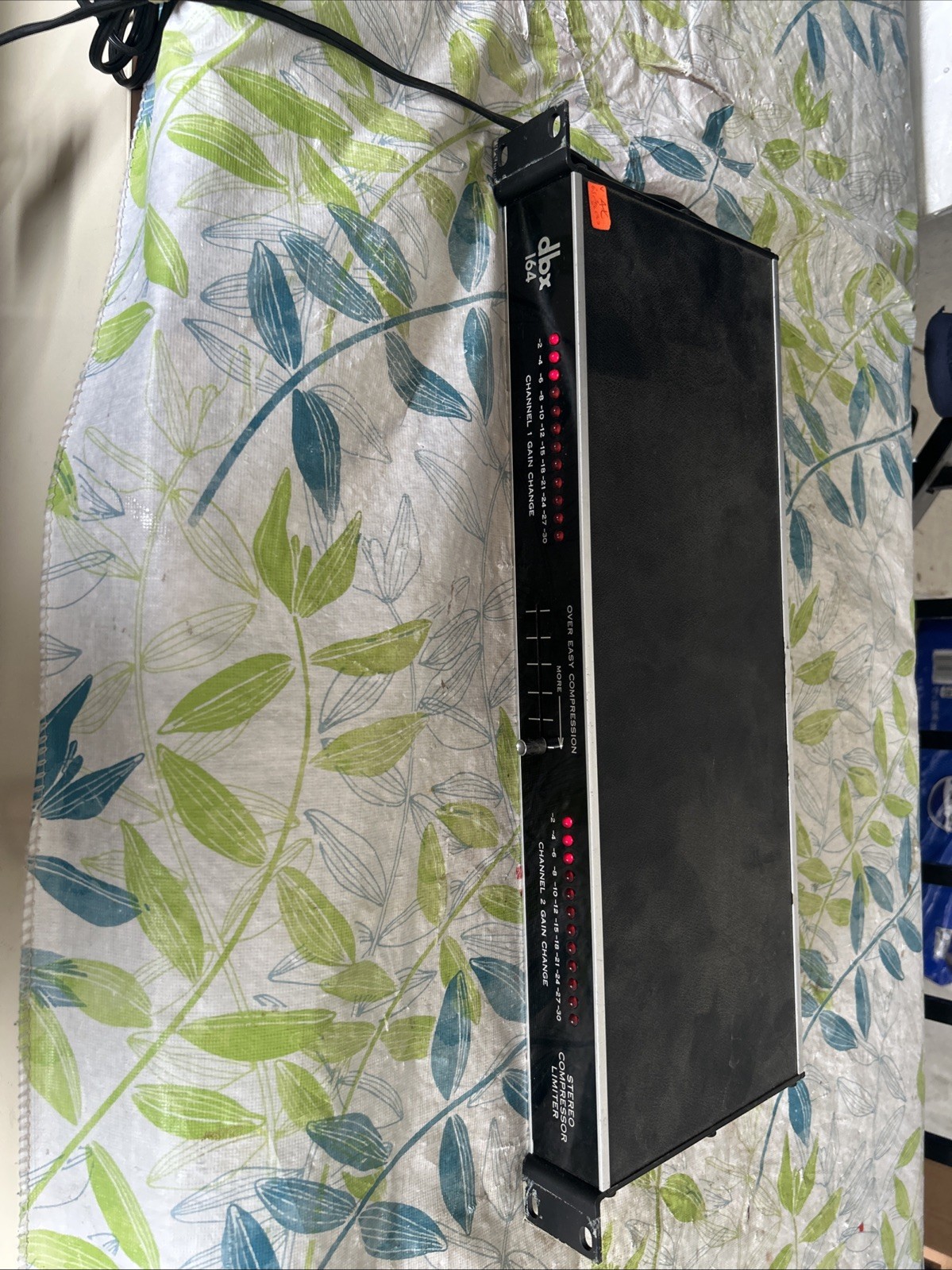 DBX 164 Stereo Compressor Limiter